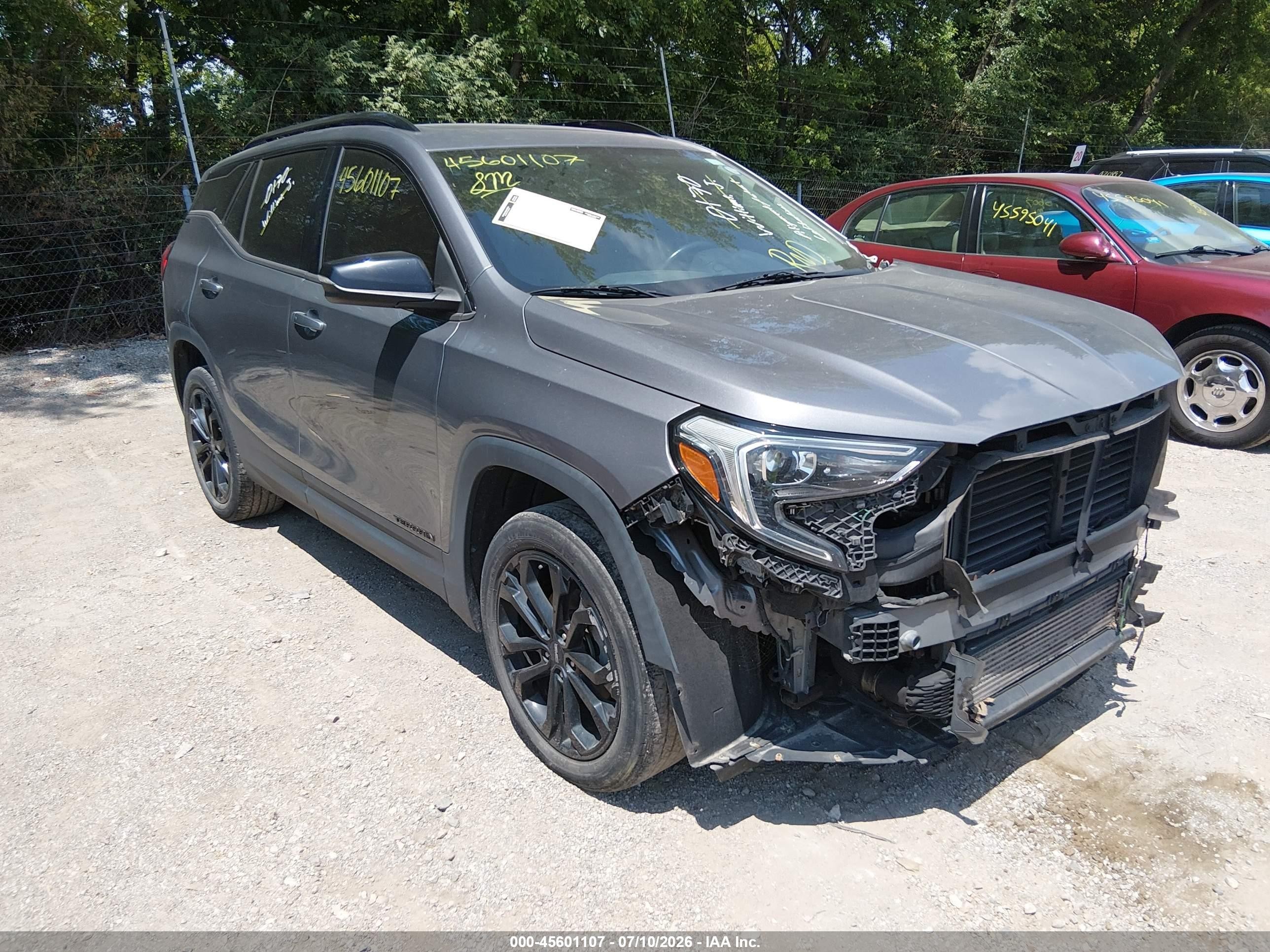 2020 GMC Terrain SLE, VIN 3GKALTEV5LL189998 — Перед