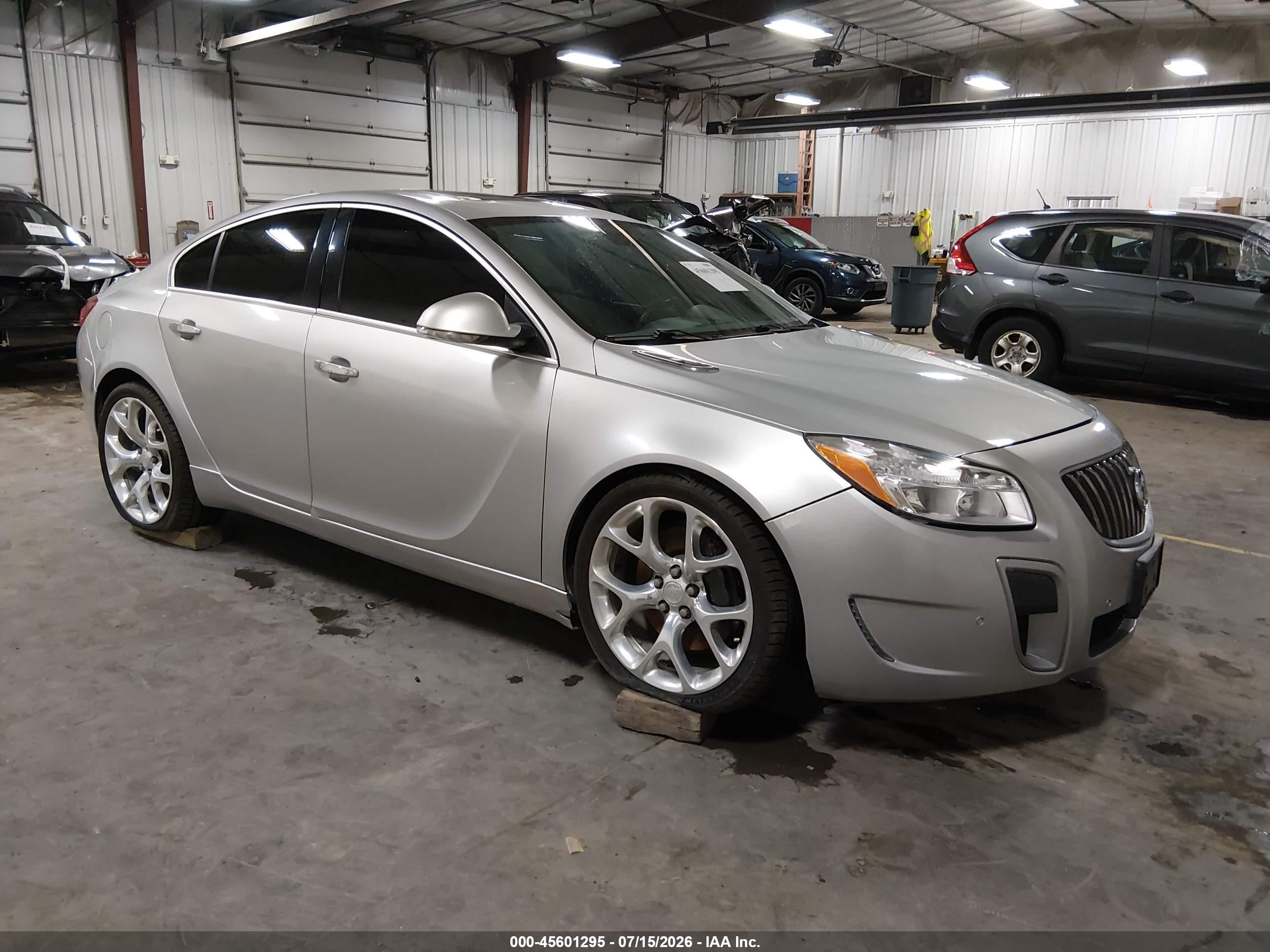 2013 Buick Regal GS, VIN 2G4GV5GV2D9197906 — Front end