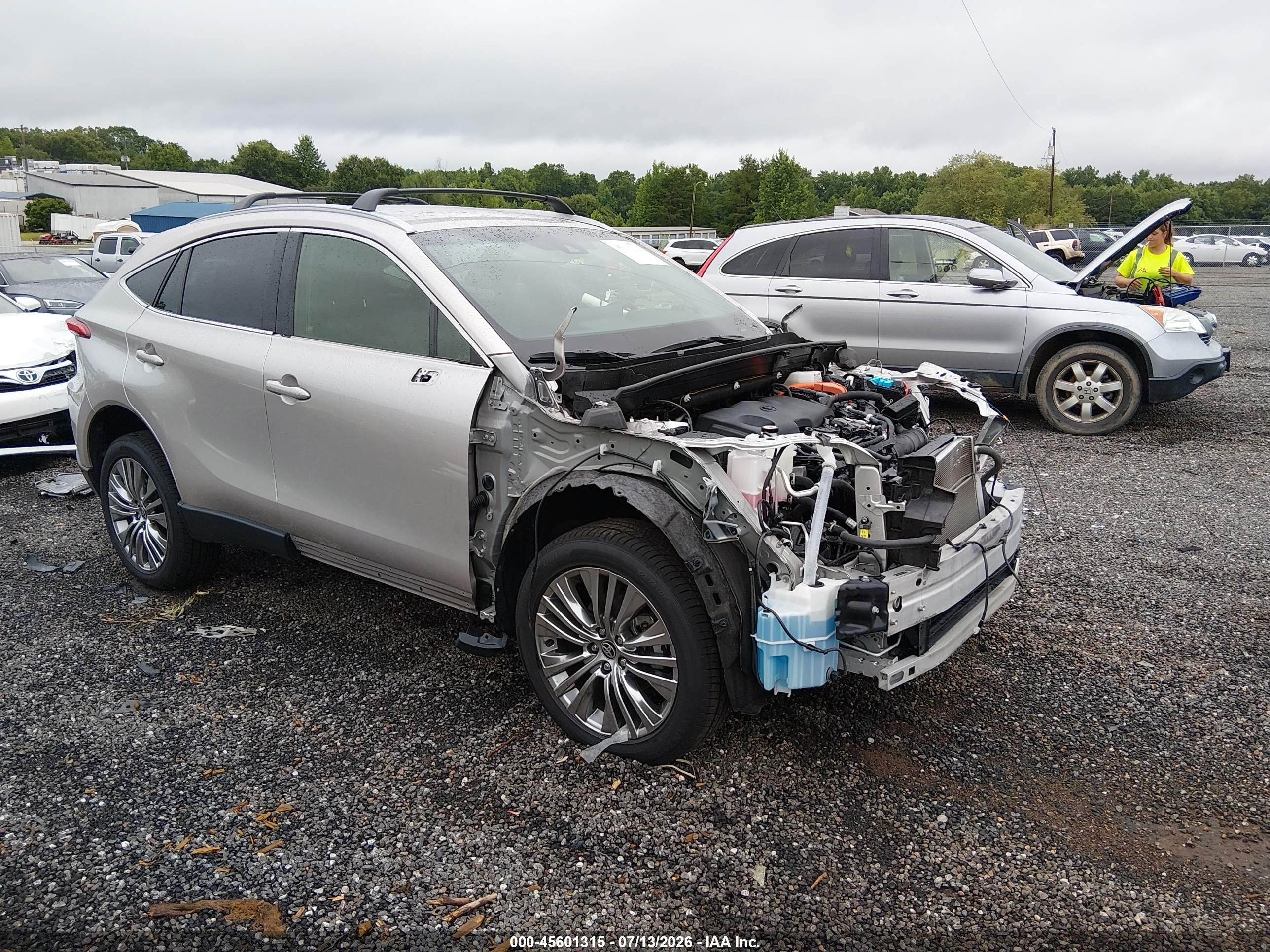 2021 Toyota Venza LE, VIN JTEAAAAH1MJ051241 — Front end