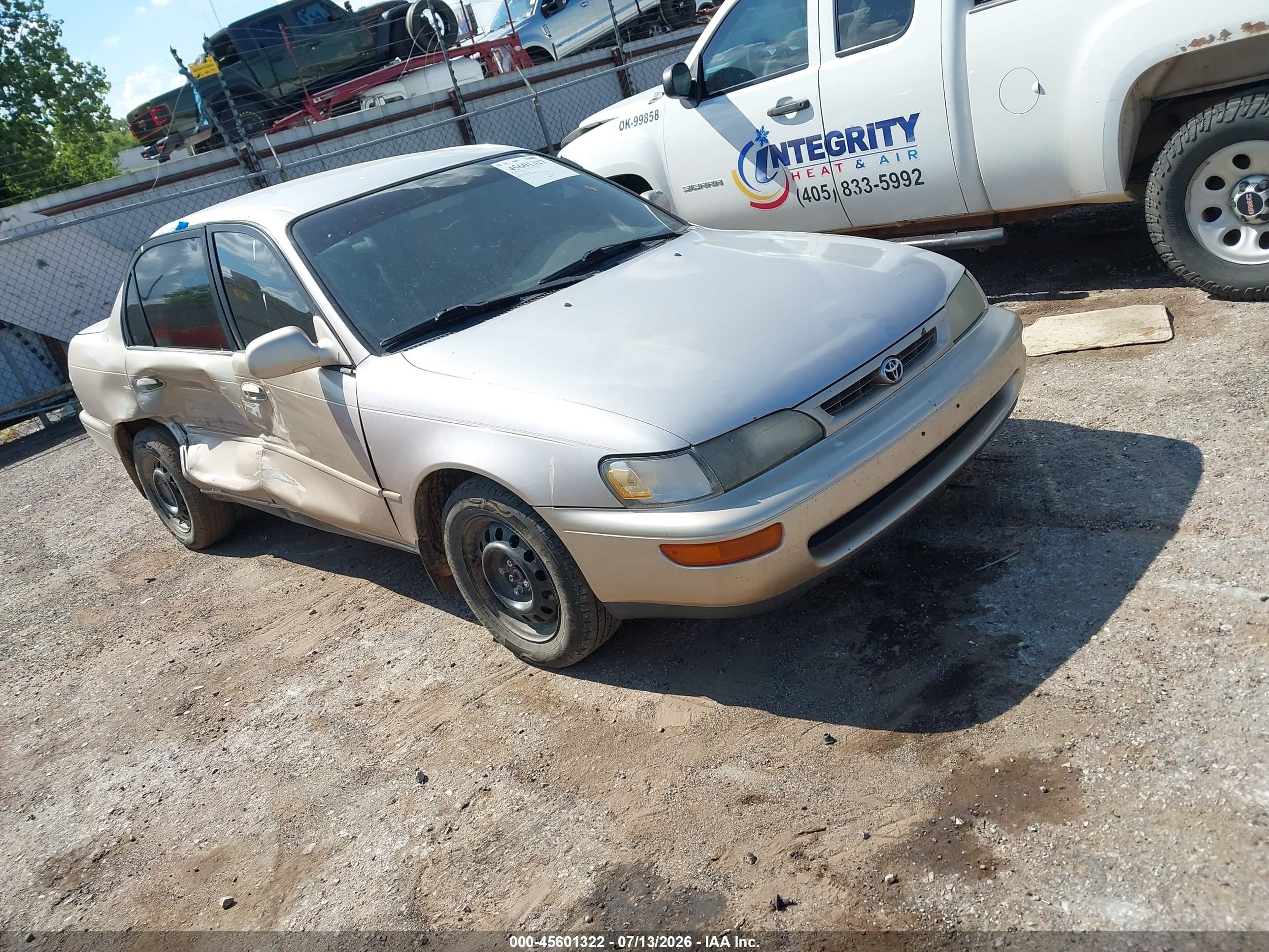 1996 Toyota Corolla DX, VIN 1NXBB02E4TZ488020 — Бок