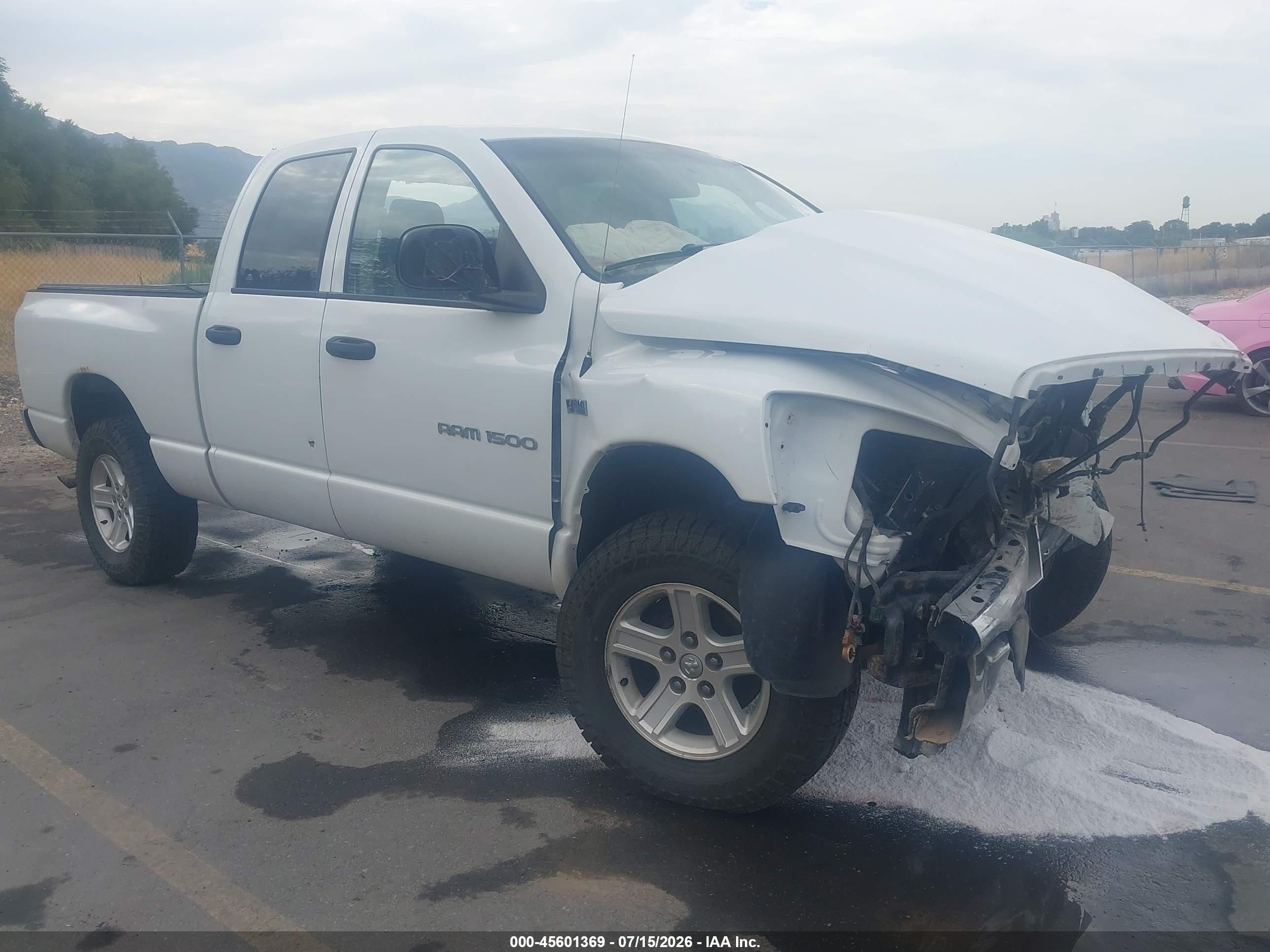 2006 Dodge 1500 SLT, VIN 1D7HU18266S651803 — Перед