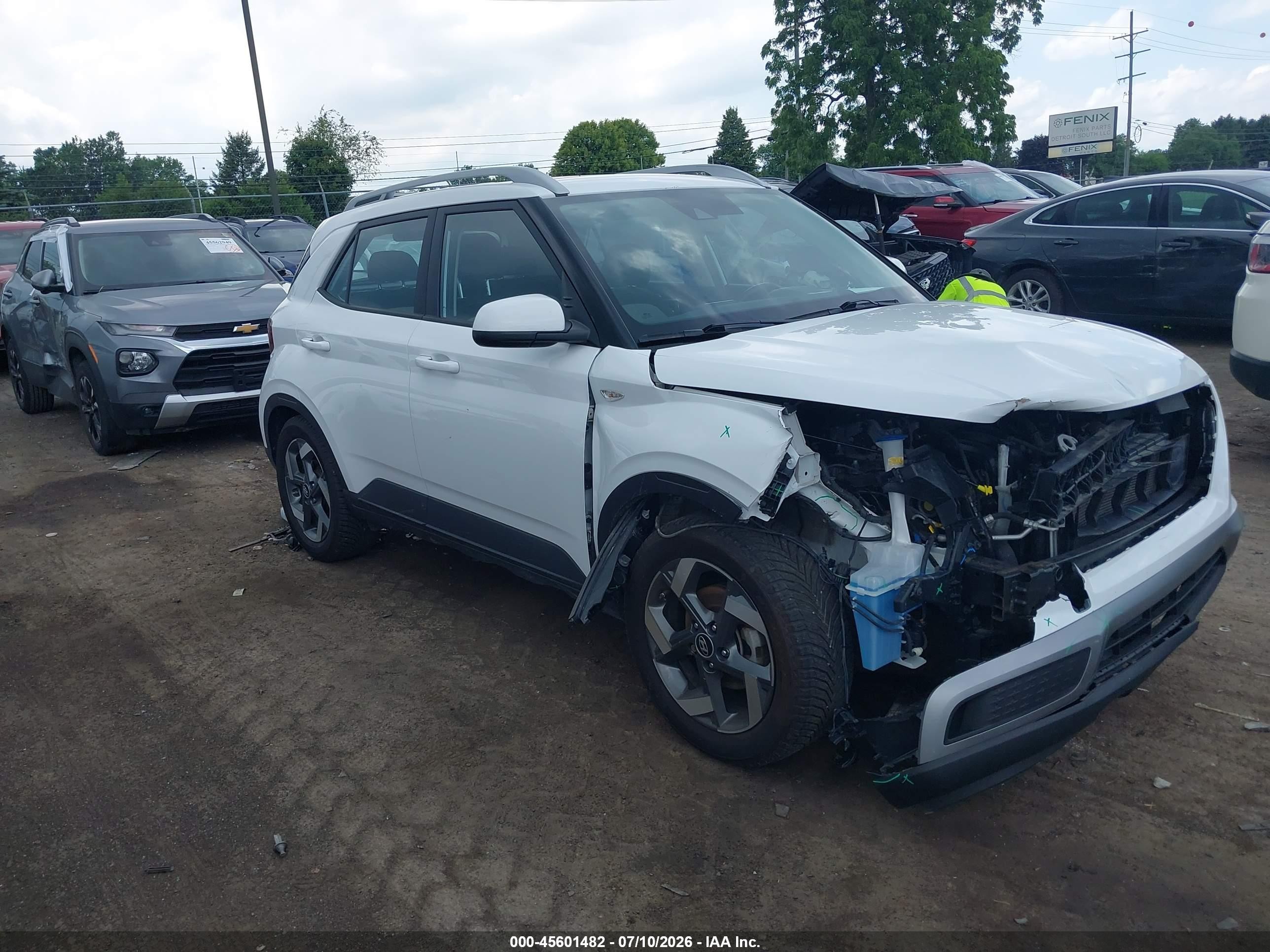 2022 Hyundai Venue Limited, VIN KMHRC8A31NU183989 — Front end