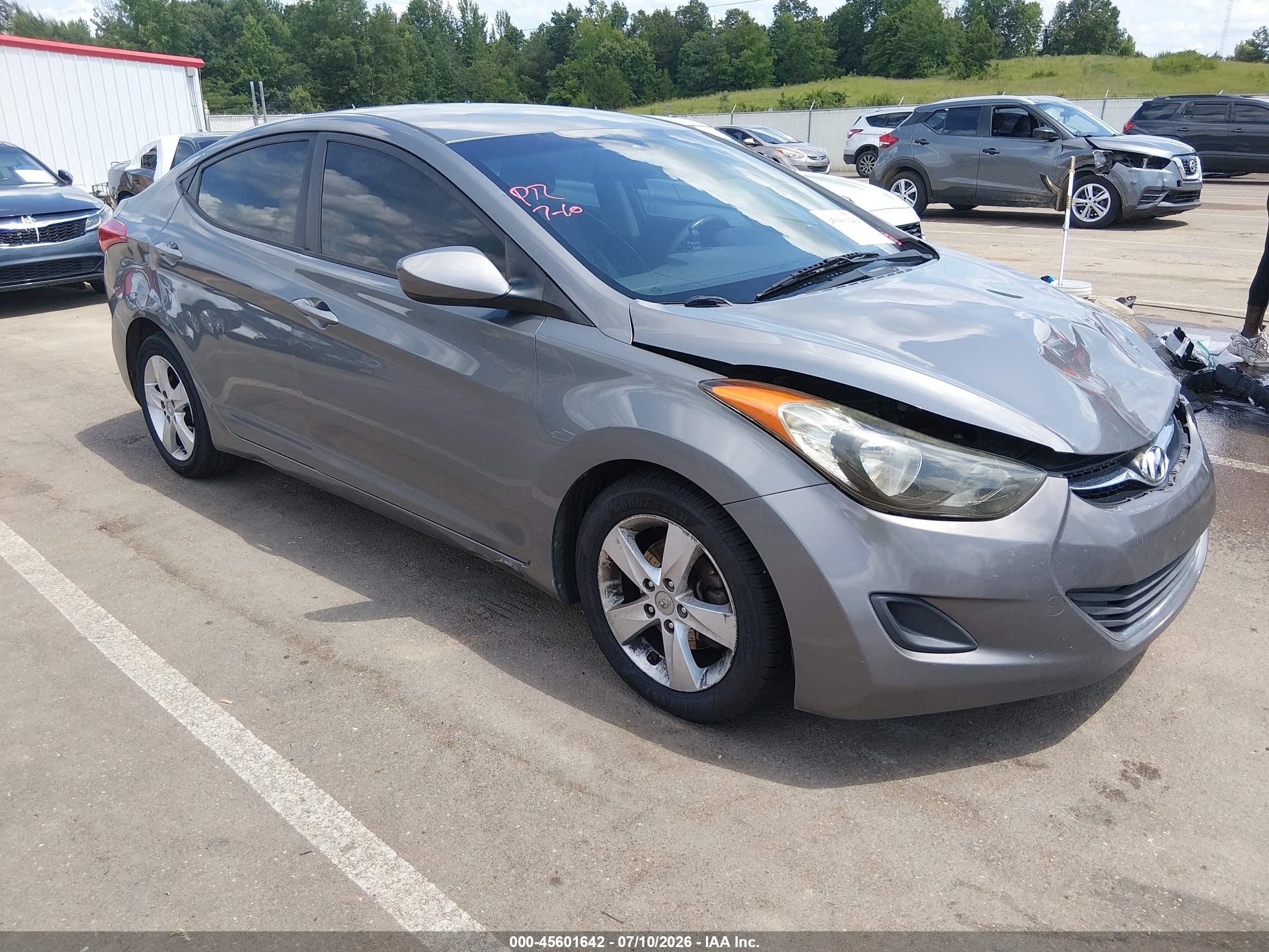 2013 Hyundai Elantra GLS, VIN 5NPDH4AE8DH344227 — Front end