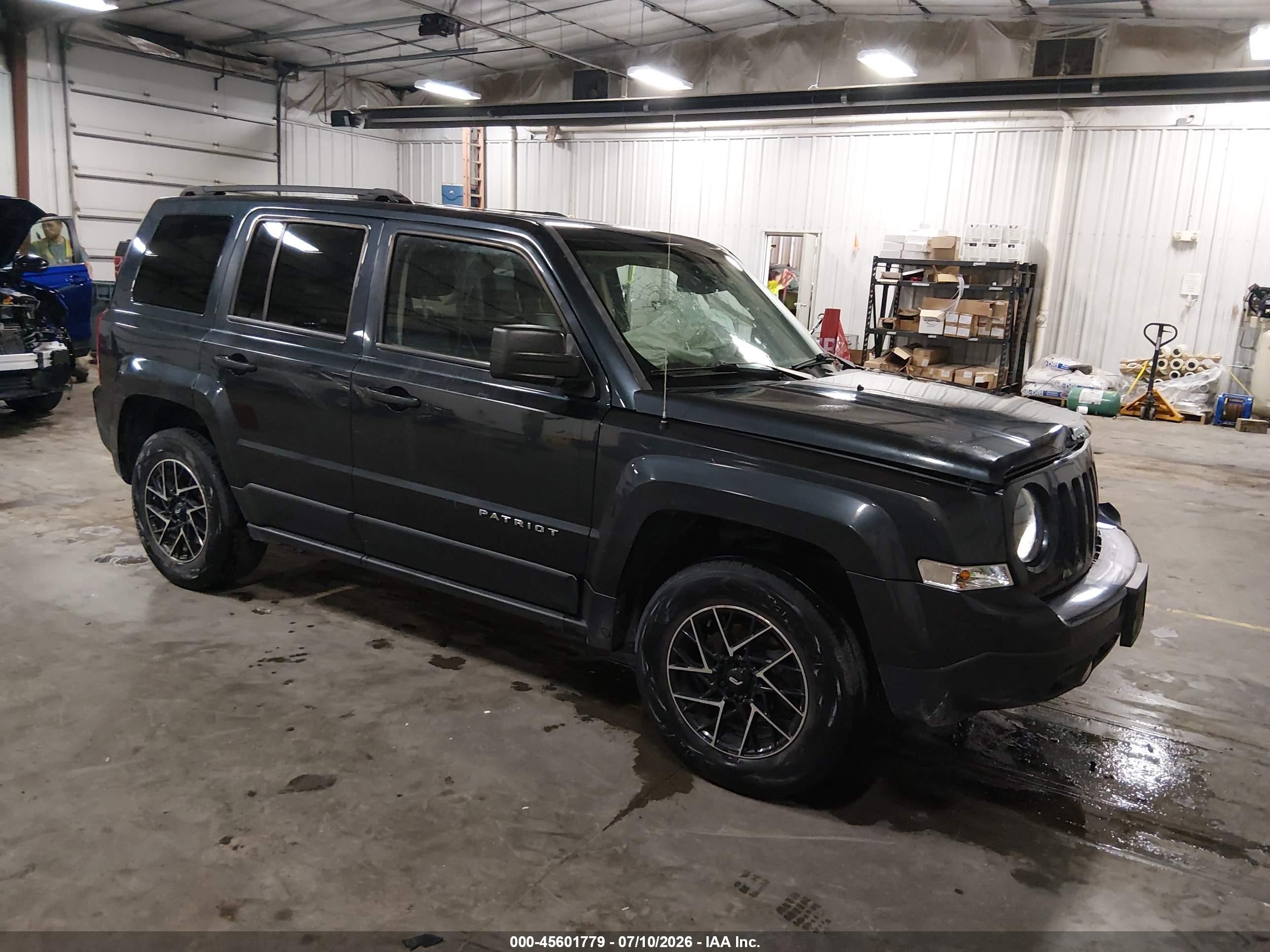 2015 Jeep Patriot High Altitude, VIN 1C4NJRFB6FD354459 — Front end