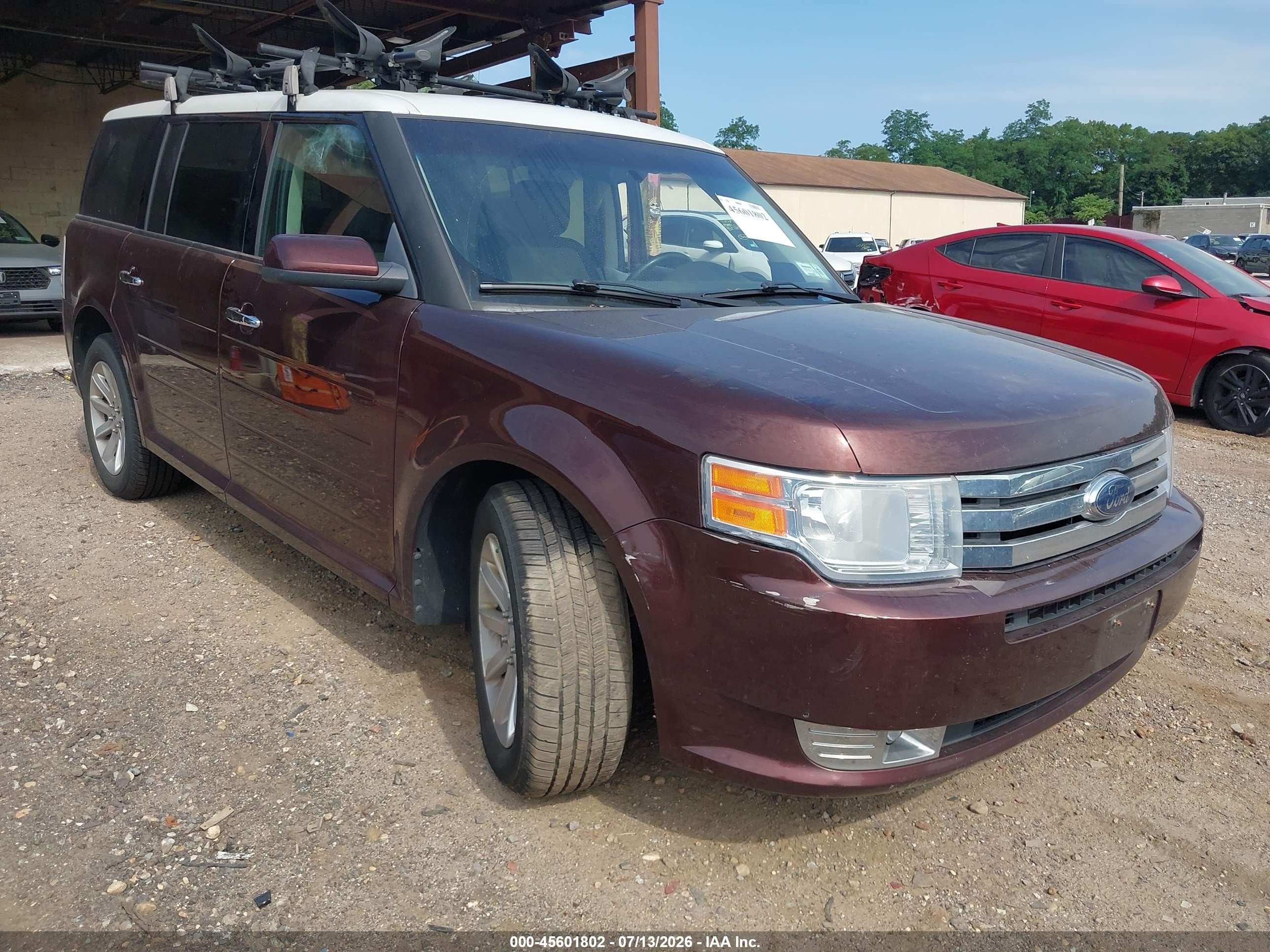 2010 Ford Flex SEL, VIN 2FMHK6CCXABA71689 — Бок