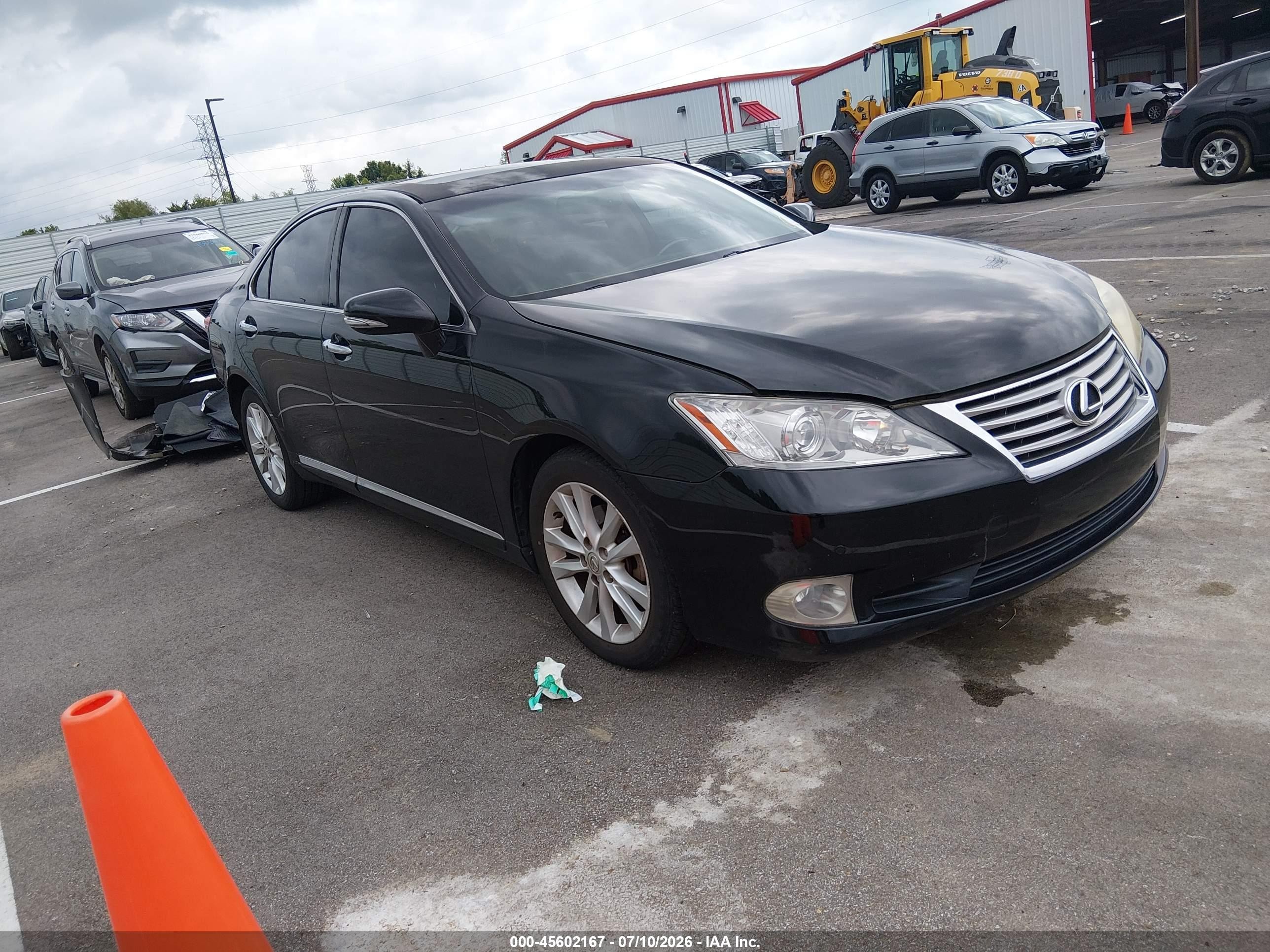 2011 Lexus ES 330, VIN JTHBK1EG8B2428418 — Rear end