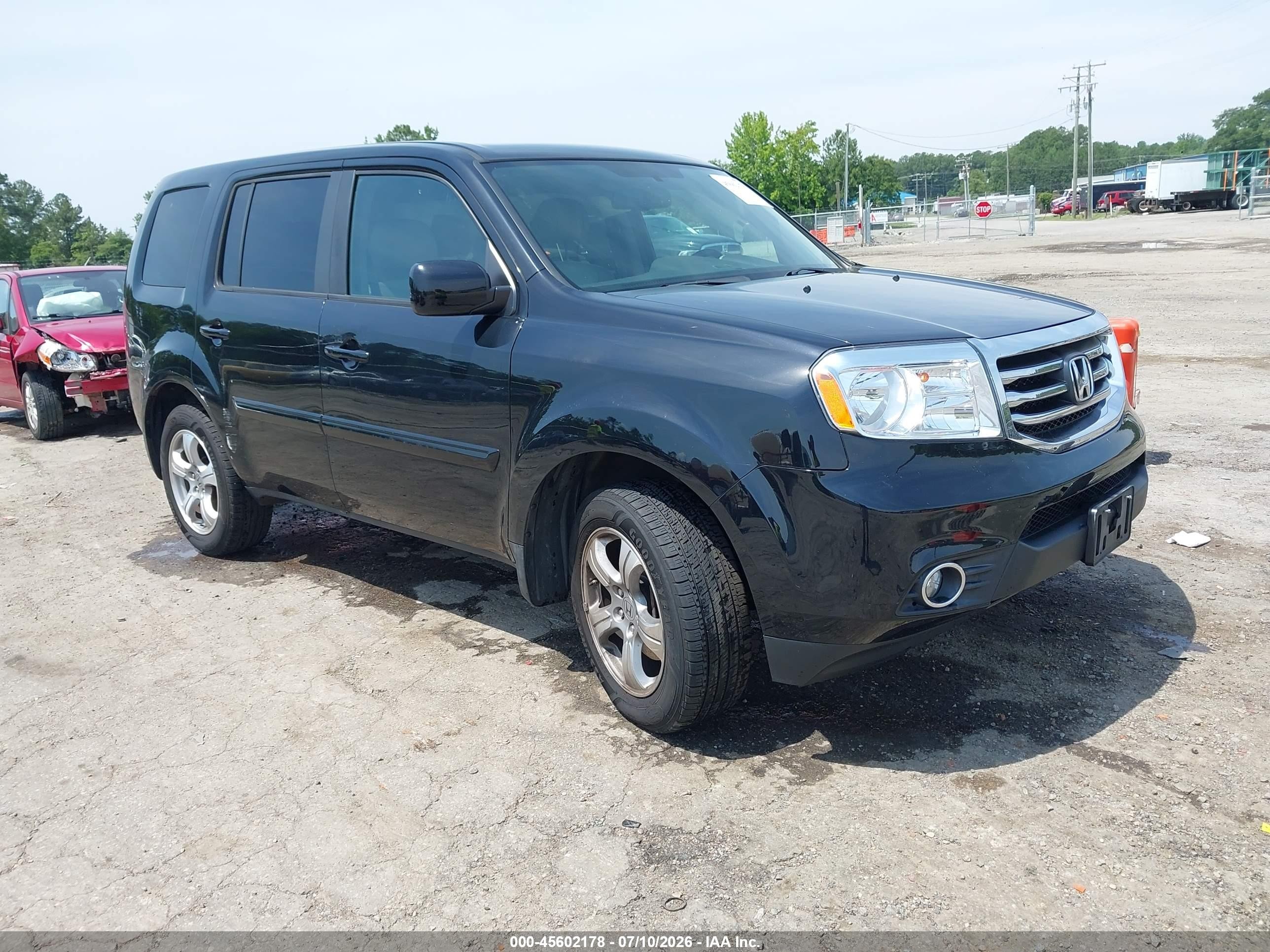 2015 Honda Pilot EX-L, VIN 5FNYF4H55FB073030 — Зад