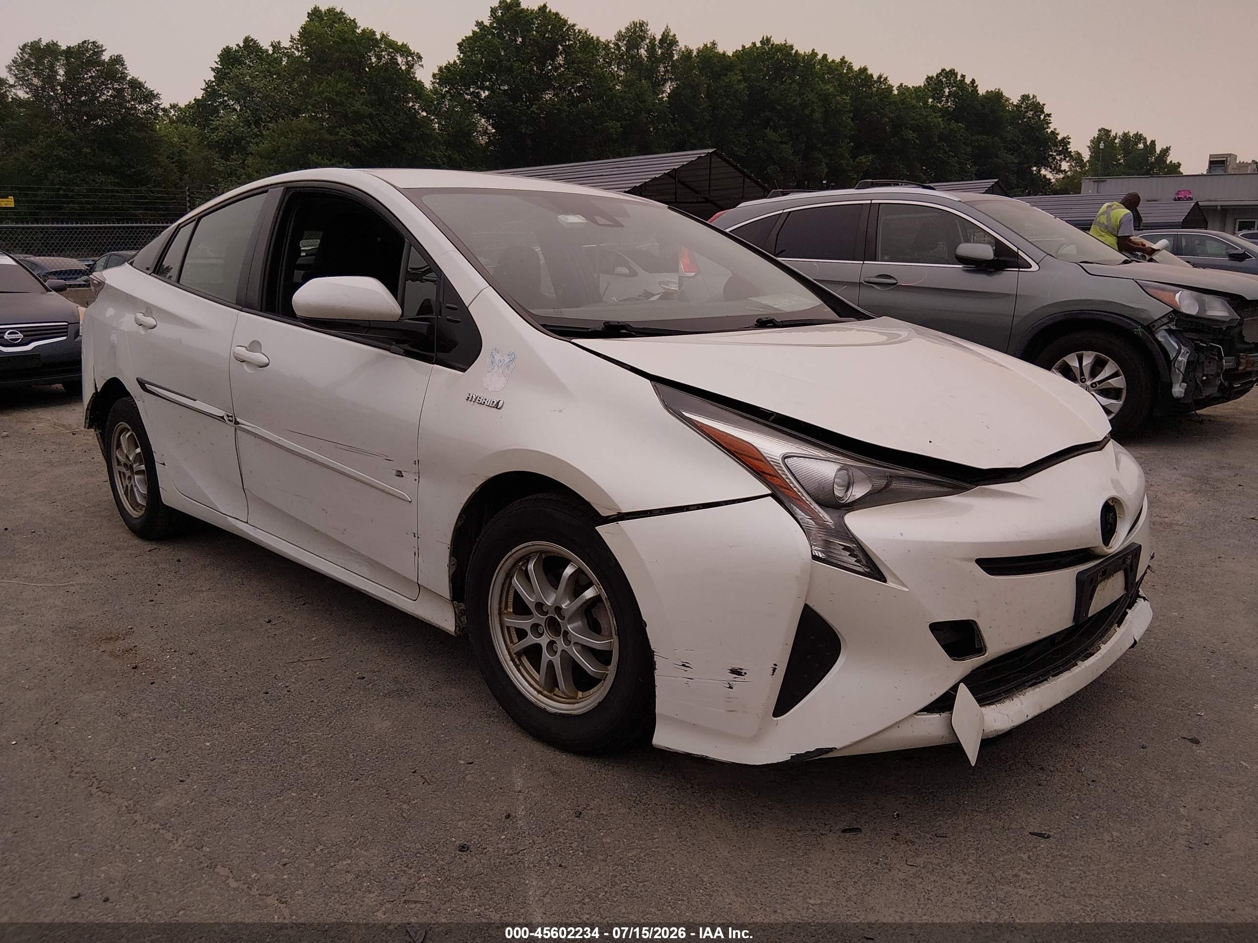 2017 Toyota Prius Four, VIN JTDKARFUXH3038592 — Side