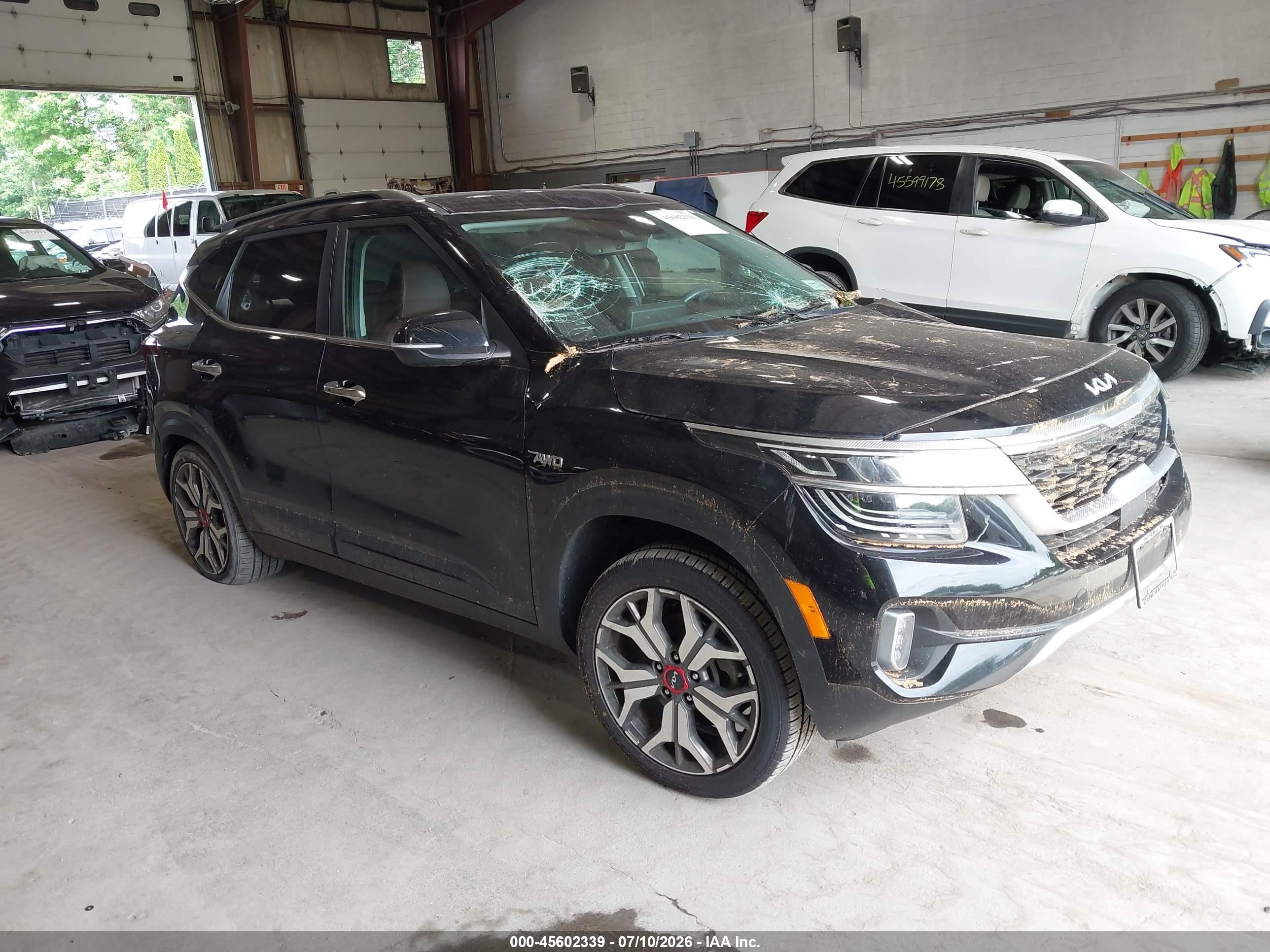2022 Kia Seltos SX, VIN KNDETCA24N7238690 — Storm