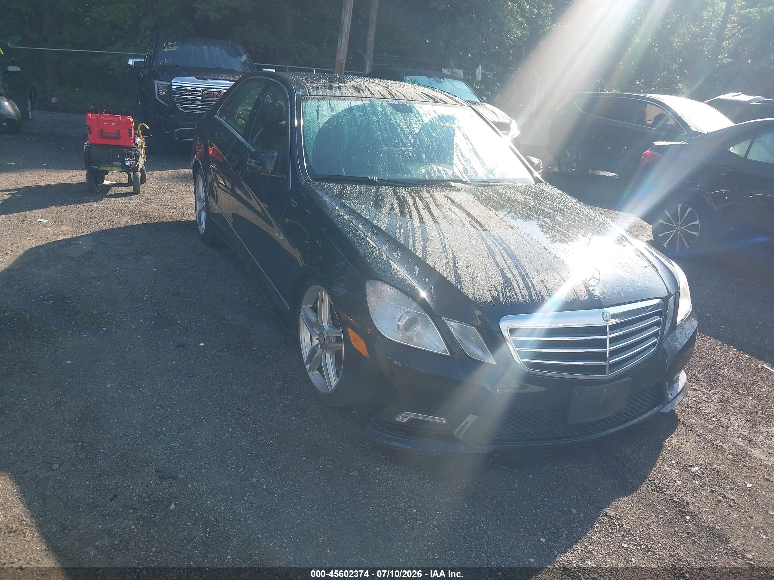 2011 Mercedes-Benz E 550 Luxury, VIN WDDHF9AB5BA297209 — Normal wear