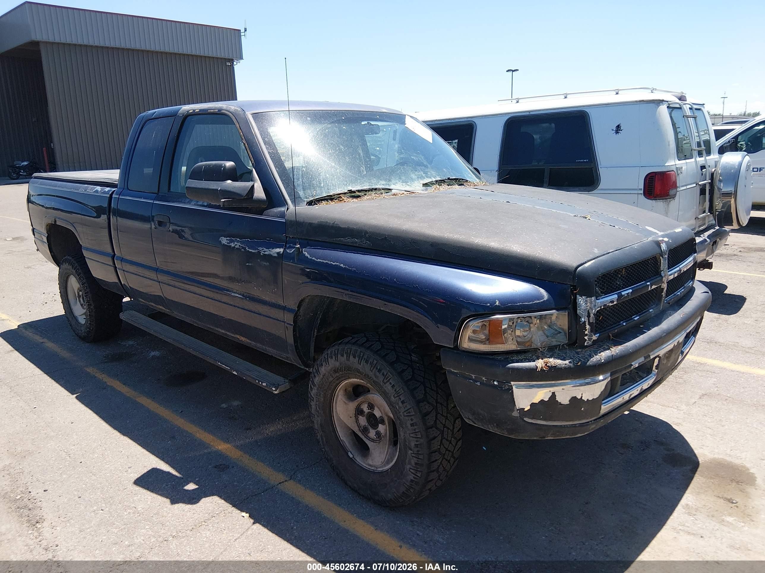 2001 Dodge 1500, VIN 1B7HF13Z21J559935 — All over