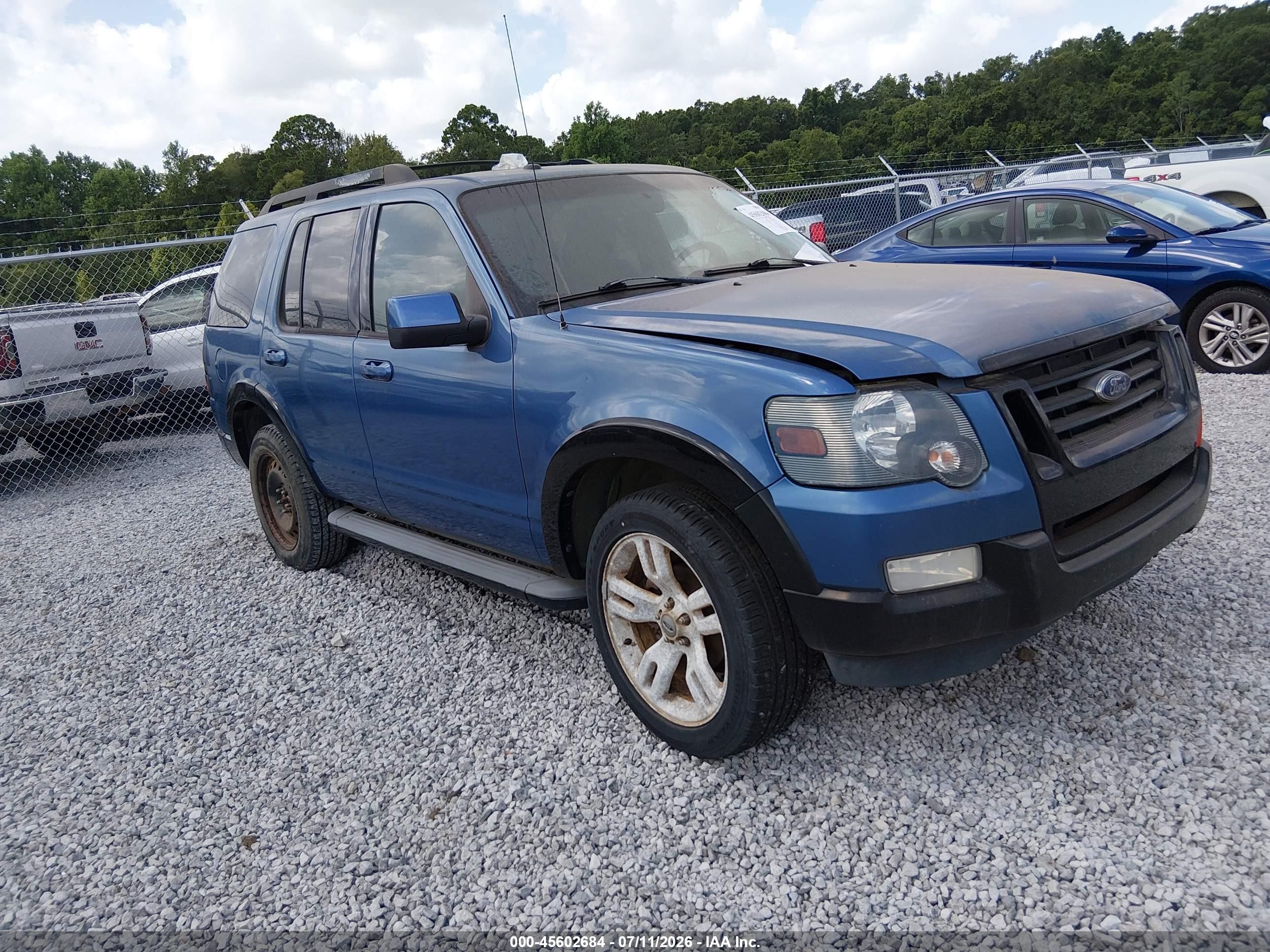 2009 Ford Explorer XLT, VIN 1FMEU63E09UA26877 — Normal wear