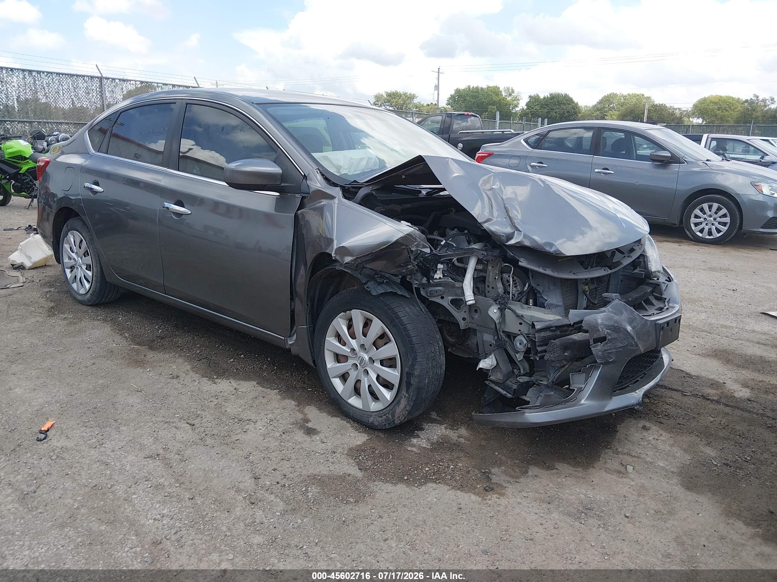 2016 Nissan Sentra SR, VIN 3N1AB7AP4GY259936 — Front end