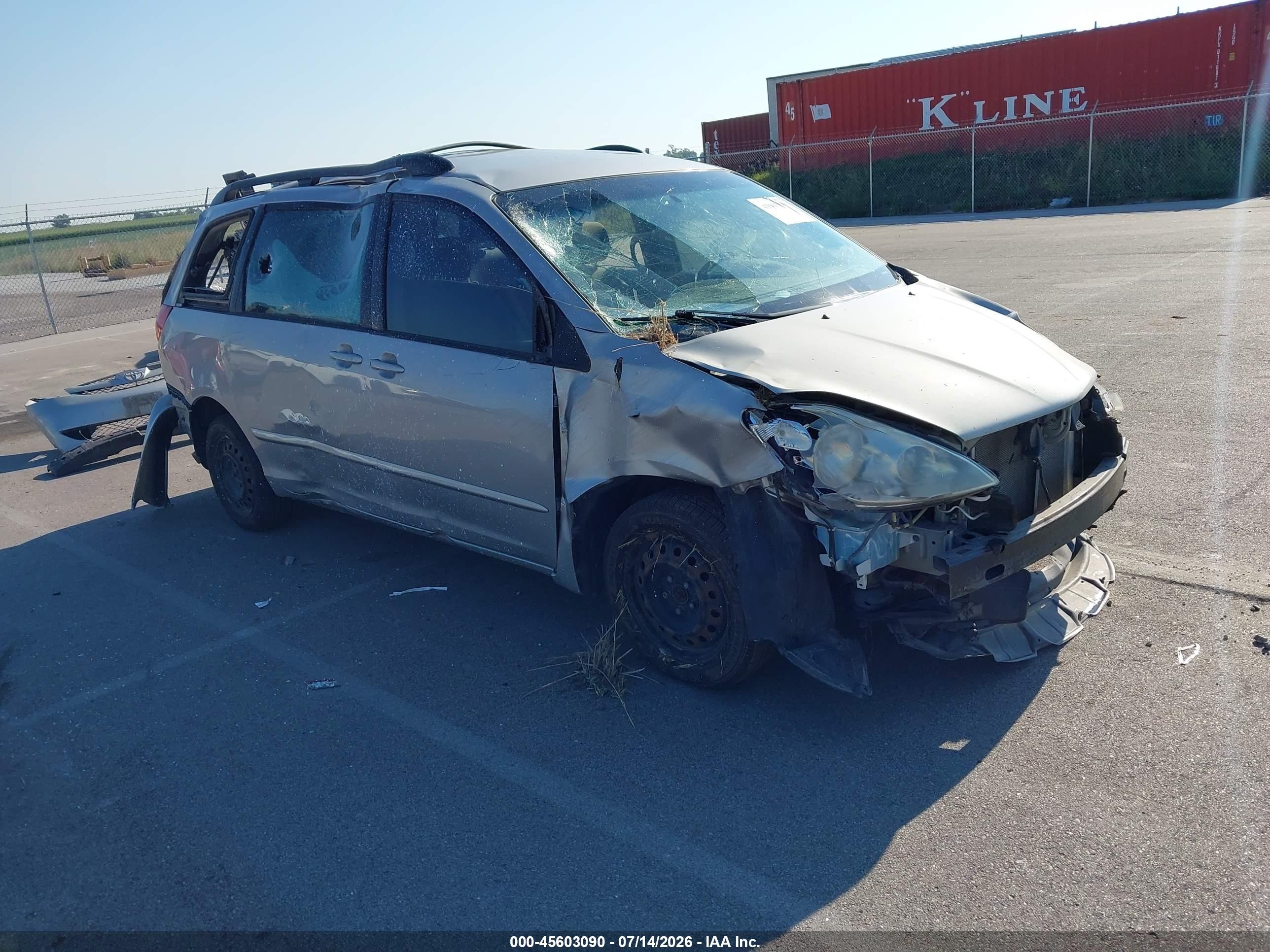 2007 Toyota Sienna LE, VIN 5TDZK23C77S053420 — Опрокидывание