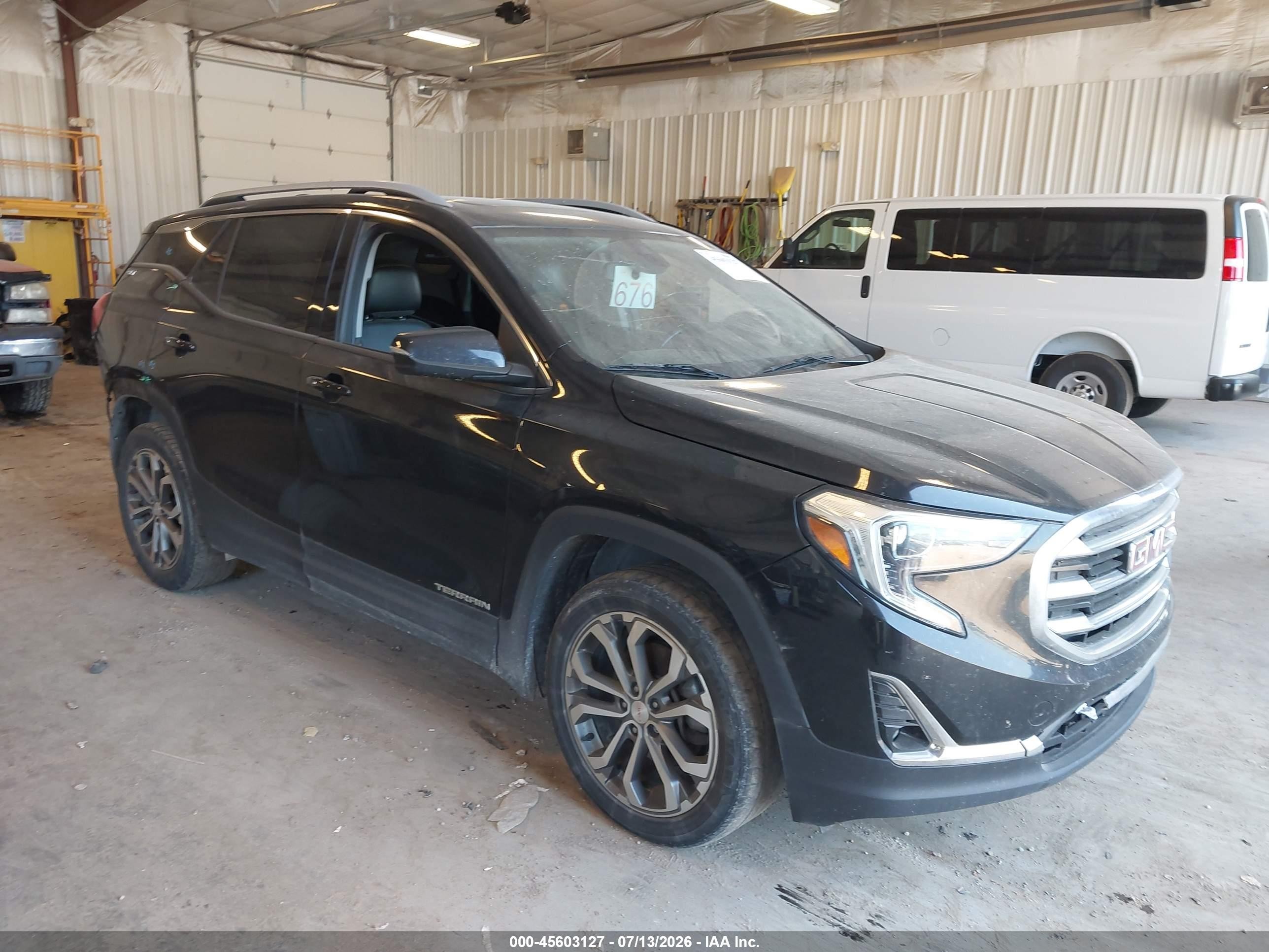 2020 GMC Terrain SLT, VIN 3GKALPEX8LL226986 — Зад