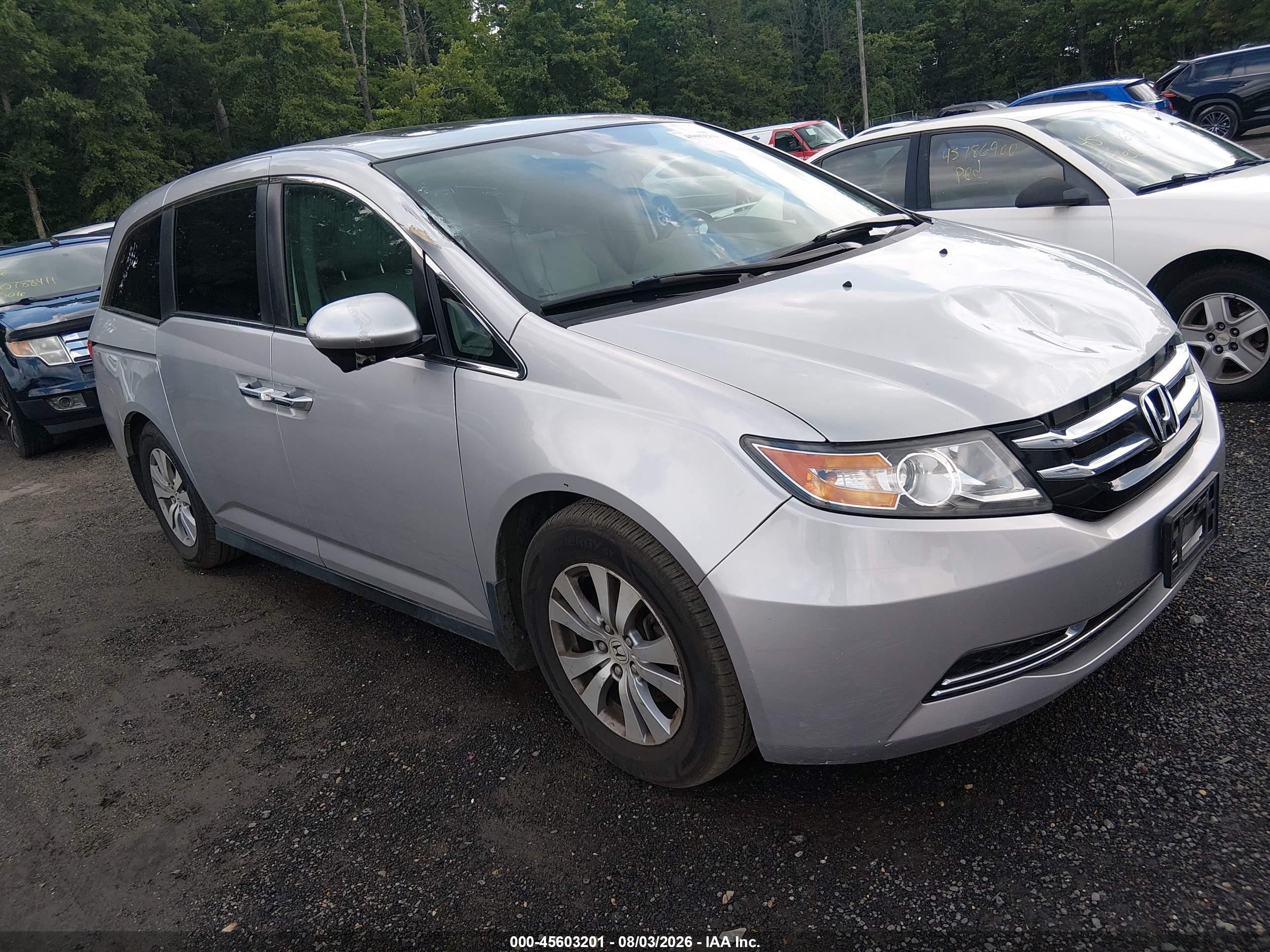 2015 Honda Odyssey EX-L, VIN 5FNRL5H62FB019356 — Front end