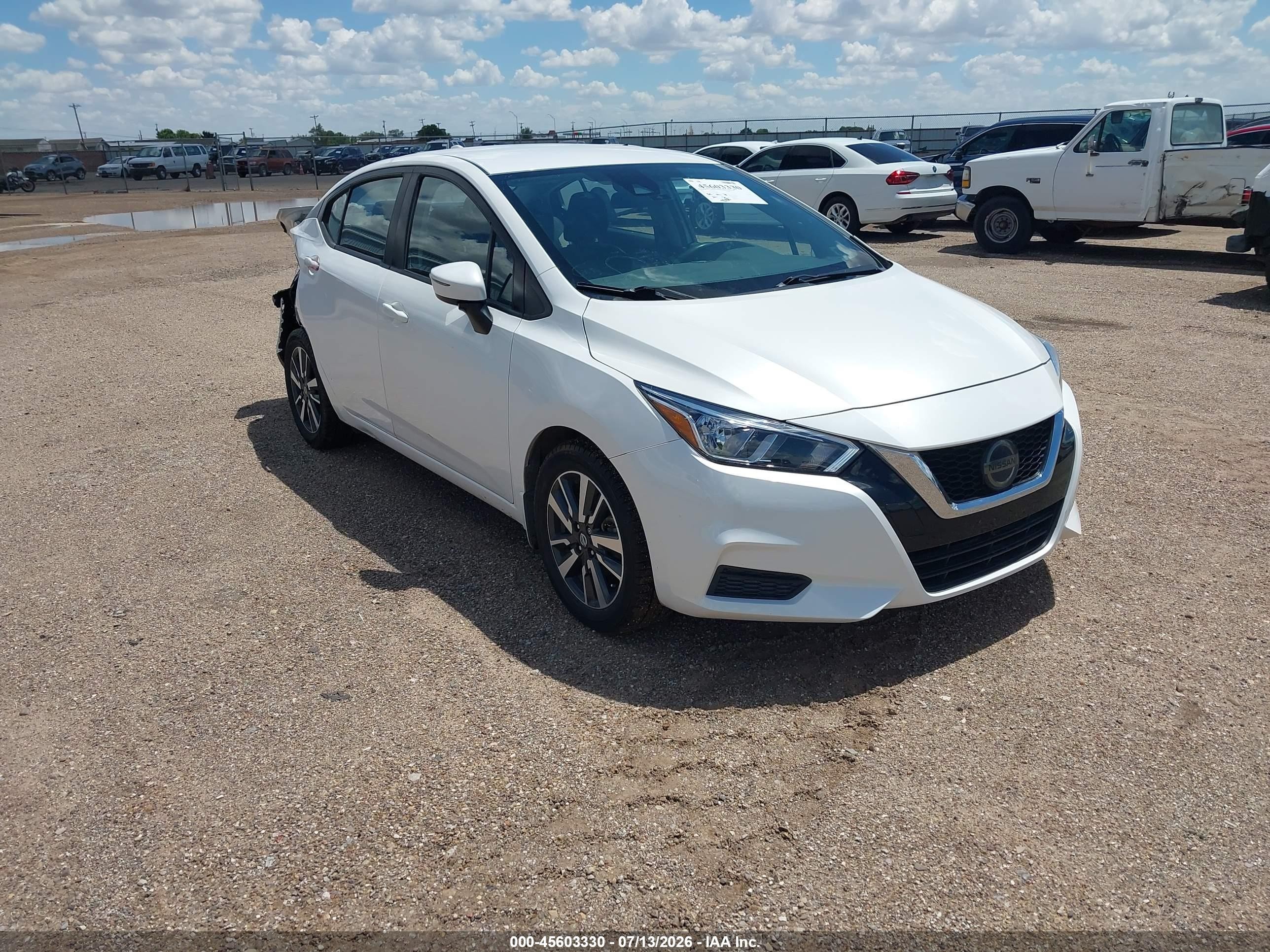 2021 Nissan Versa SV, VIN 3N1CN8EV2ML923495 — Бок