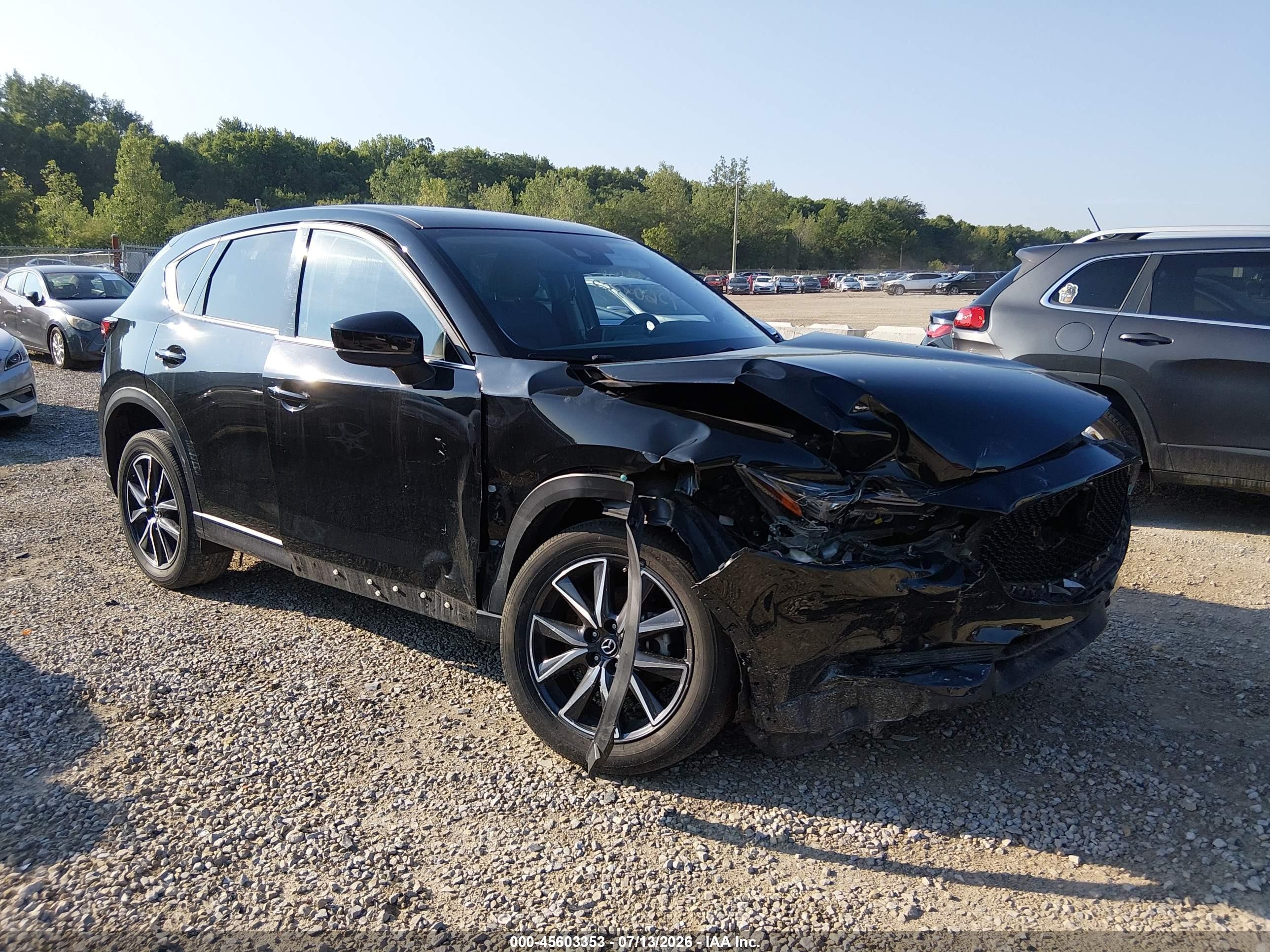 2017 Mazda CX-5 Grand Touring, VIN JM3KFBDL6H0228367 — Перед
