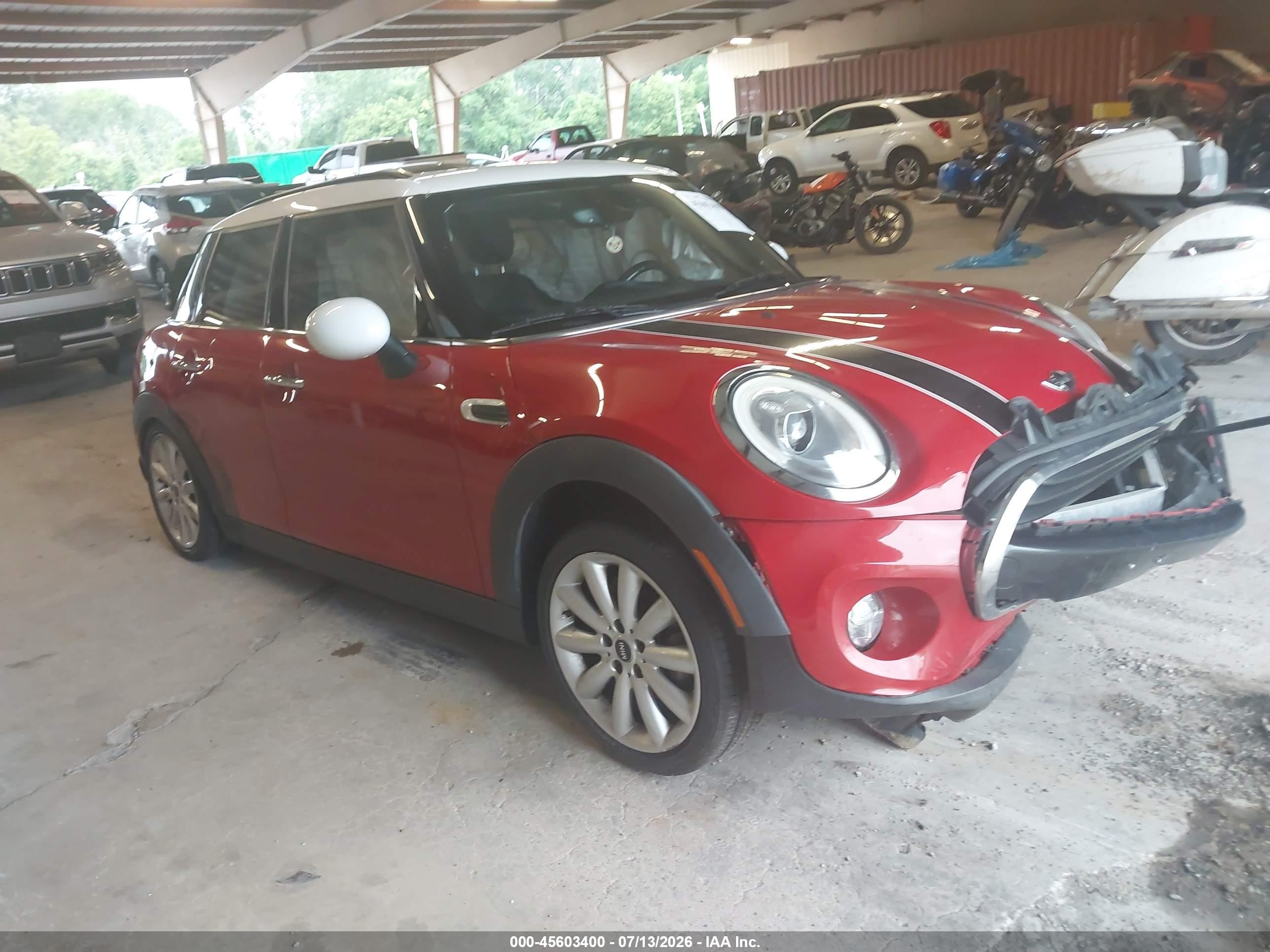2017 MINI Hardtop 4 Door Cooper, VIN WMWXU1C31H2F77960 — All over