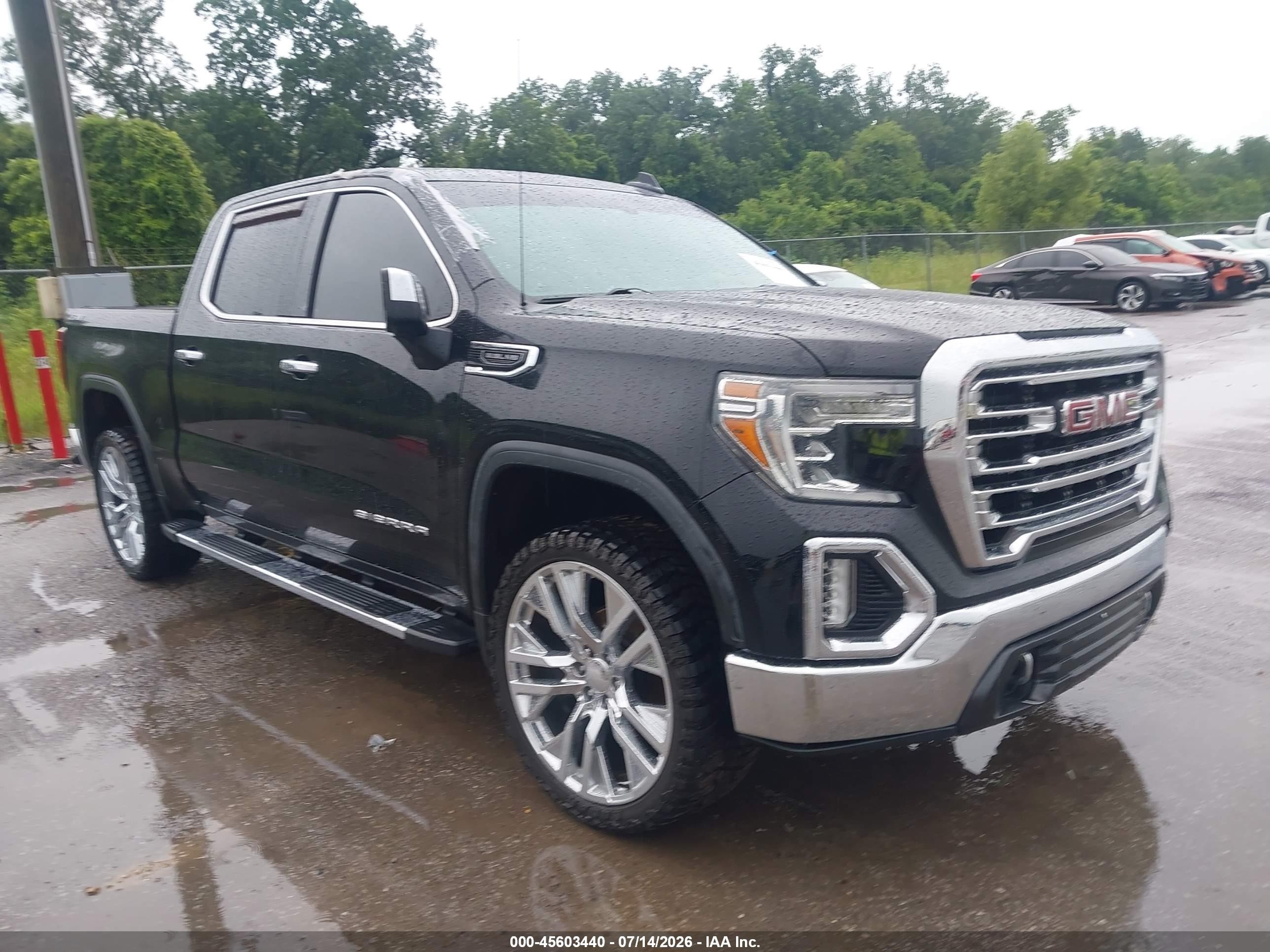 2020 GMC Sierra 1500 SLT, VIN 3GTU9DED1LG279100 — Front end