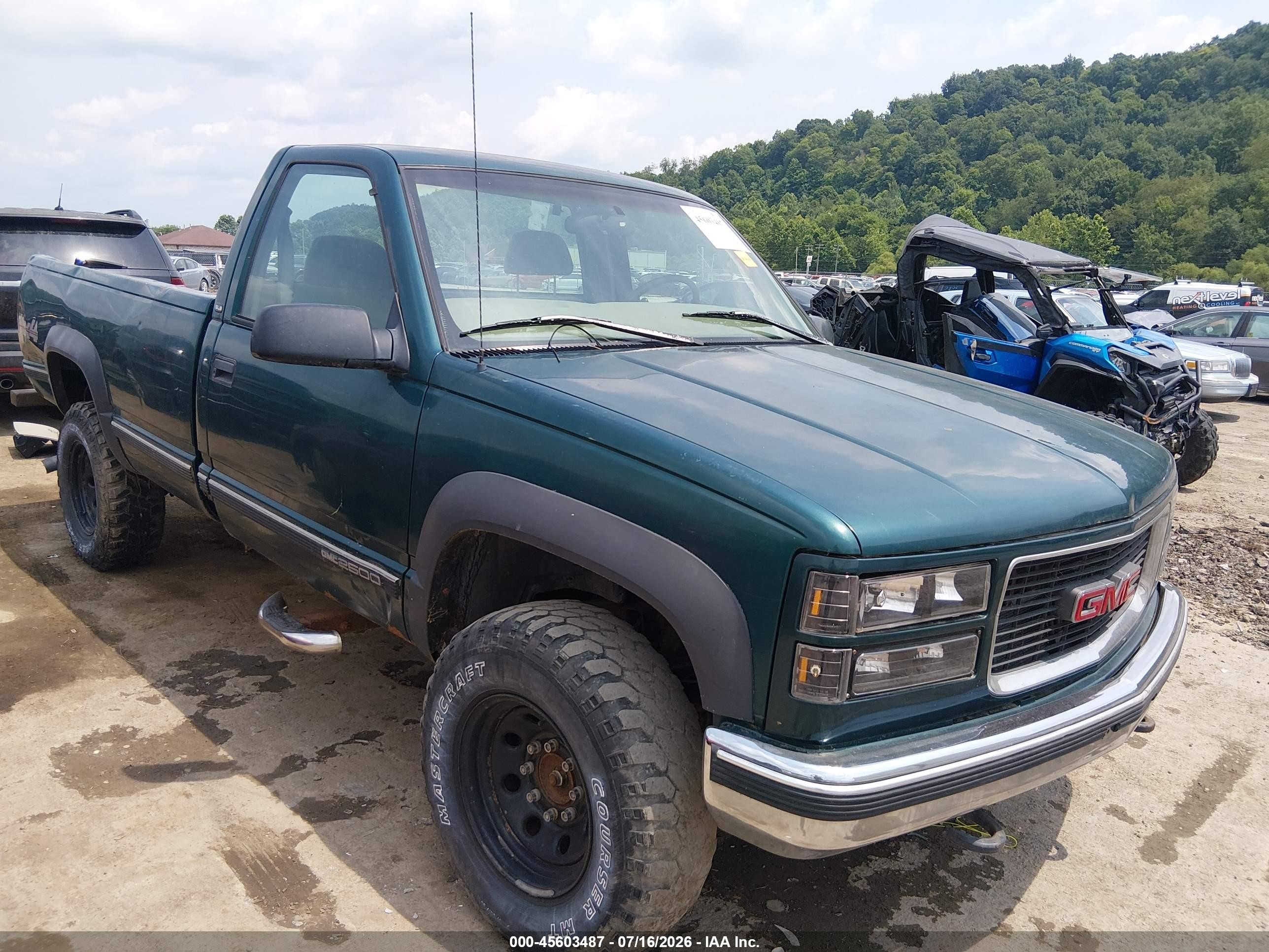 1997 GMC Sierra 2500, VIN 1GTGK24RXVZ553805 — Normal wear