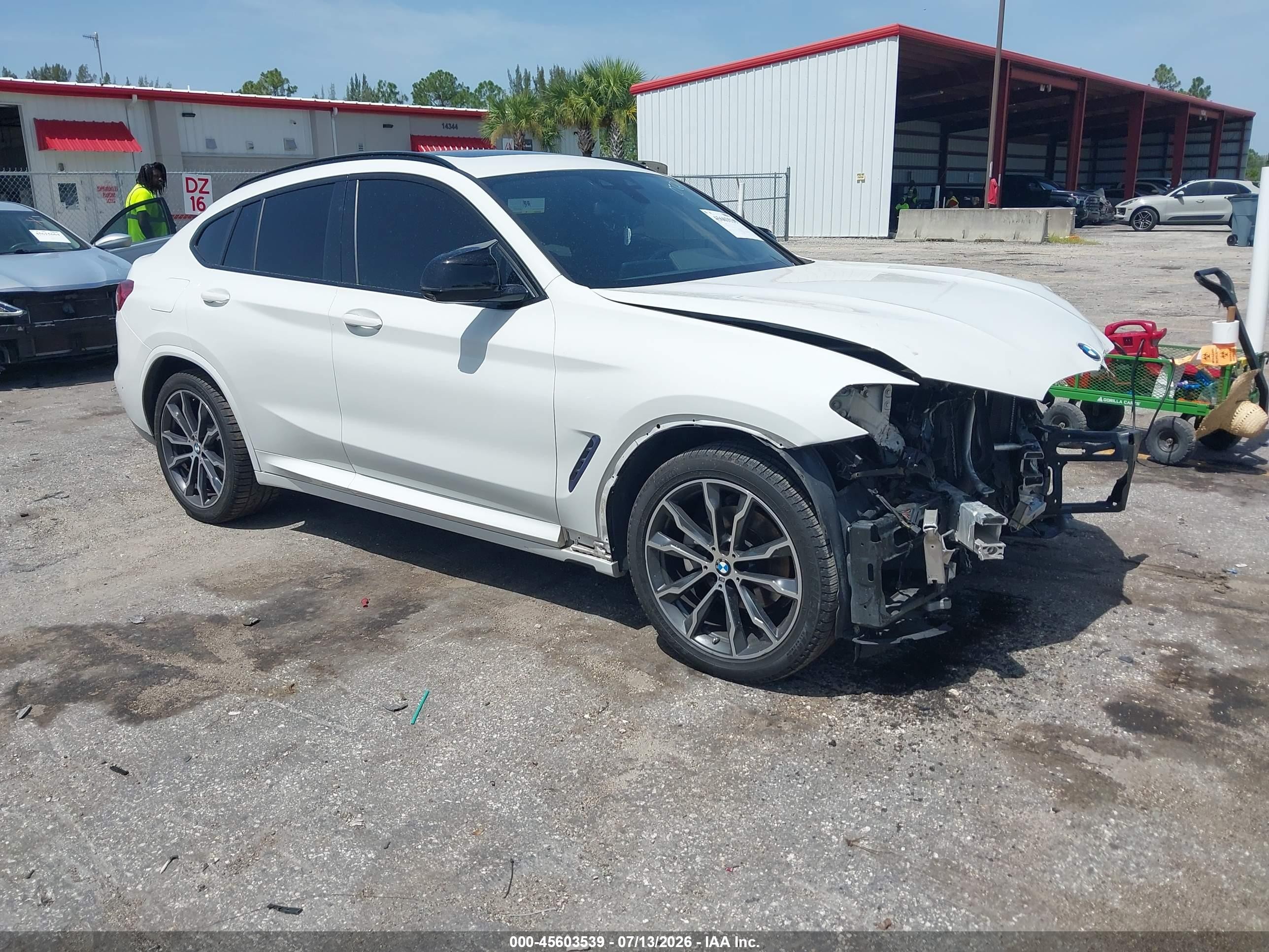 2021 BMW X4 xDrive30i, VIN 5UX2V1C00M9E90762 — Front end