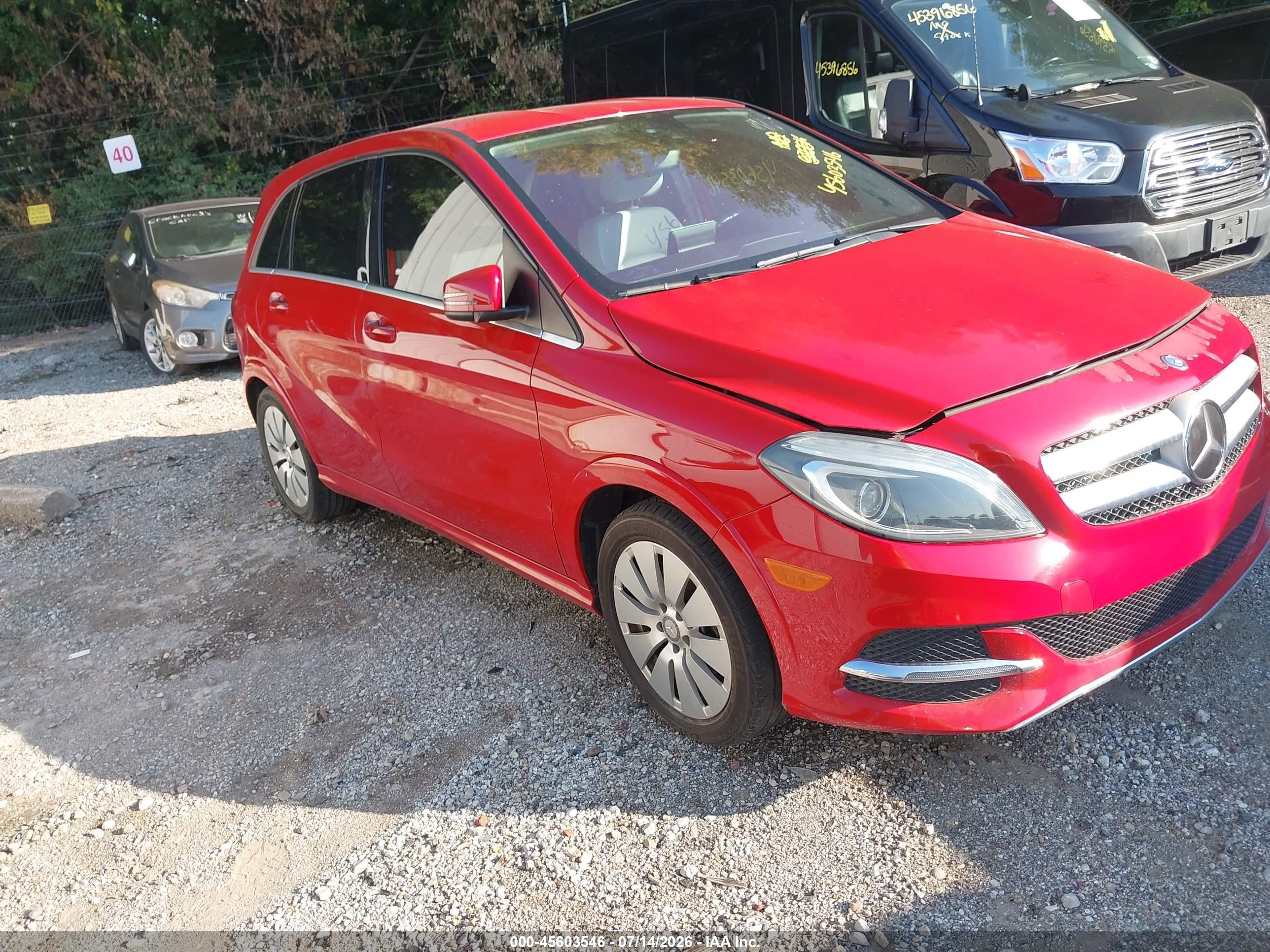 2016 Mercedes-Benz B Electric Drive, VIN WDDVP9AB0GJ009152 — Front end