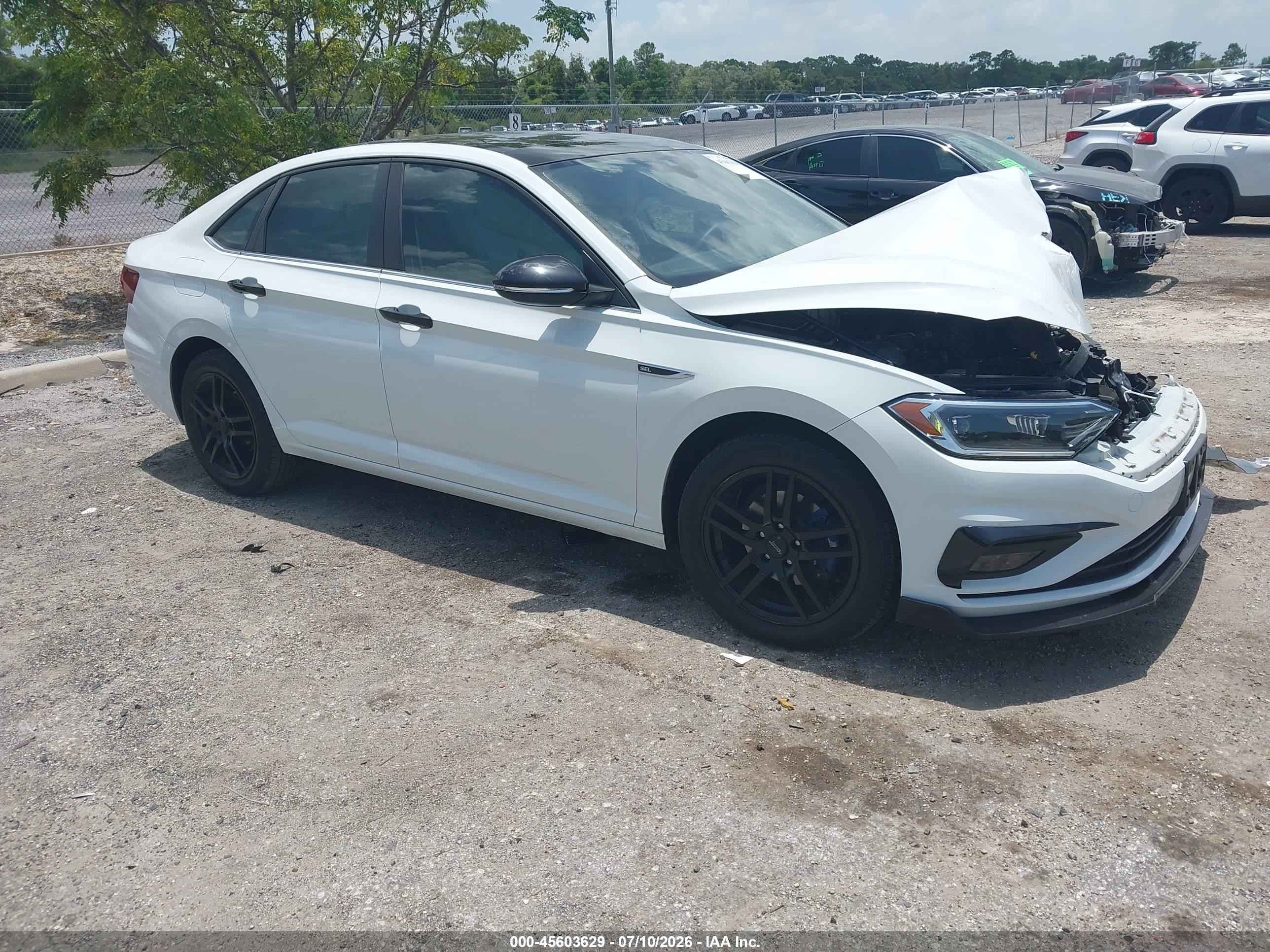 2021 Volkswagen Jetta SEL Premium, VIN 3VWG57BUXMM004162 — Front end