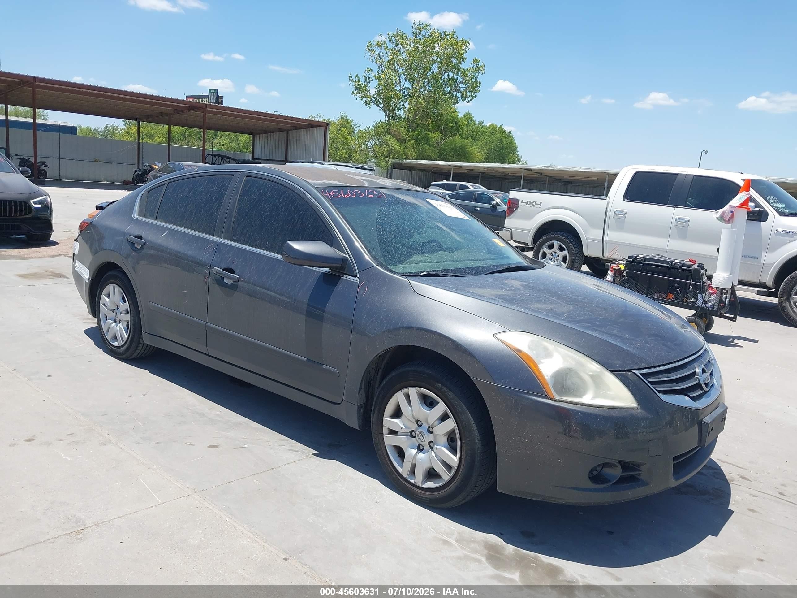 2011 Nissan Altima S, VIN 1N4AL2AP8BN454754 — Rear end
