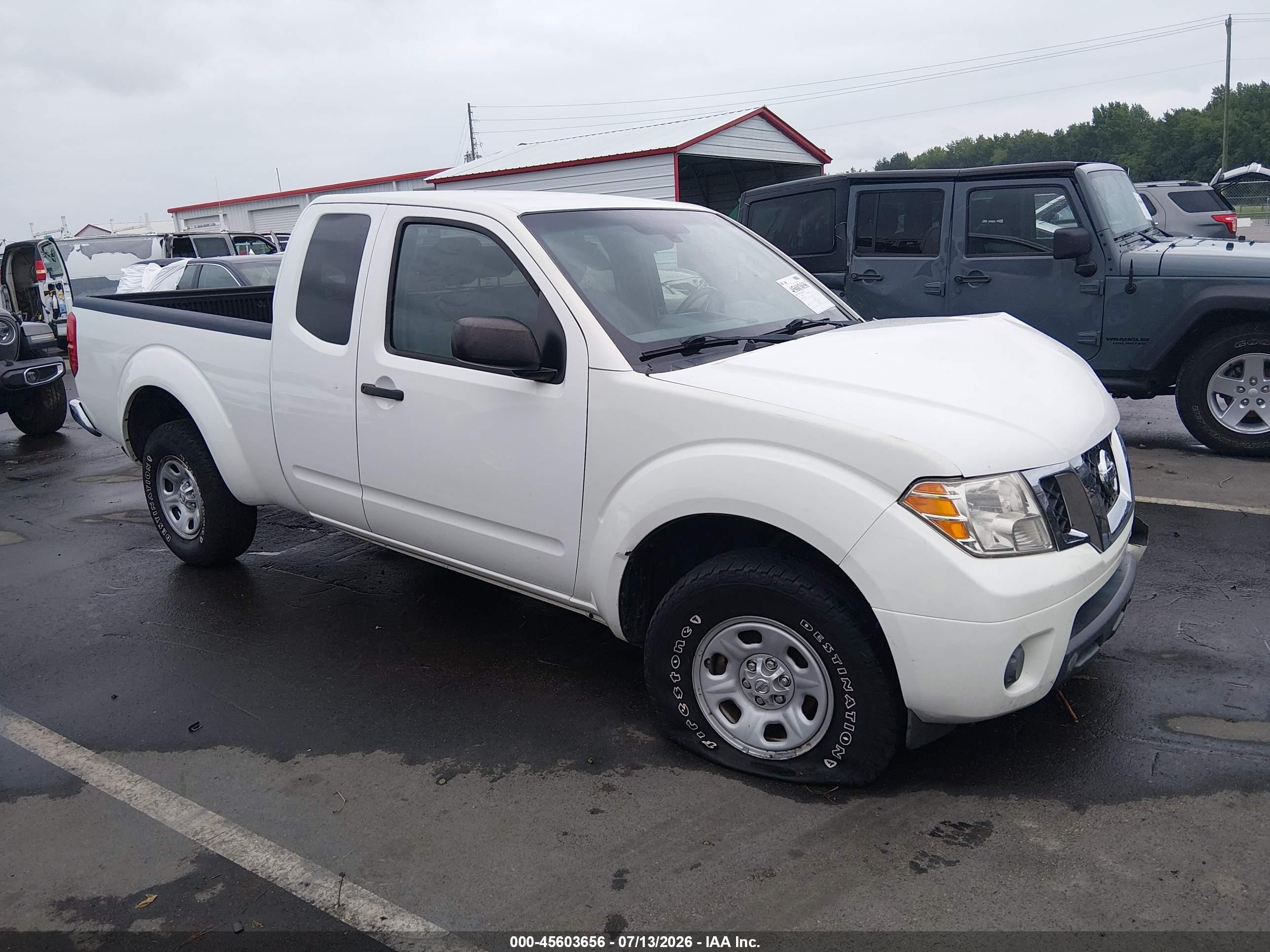 2015 Nissan Frontier S, VIN 1N6BD0CT0FN738313 — Front end