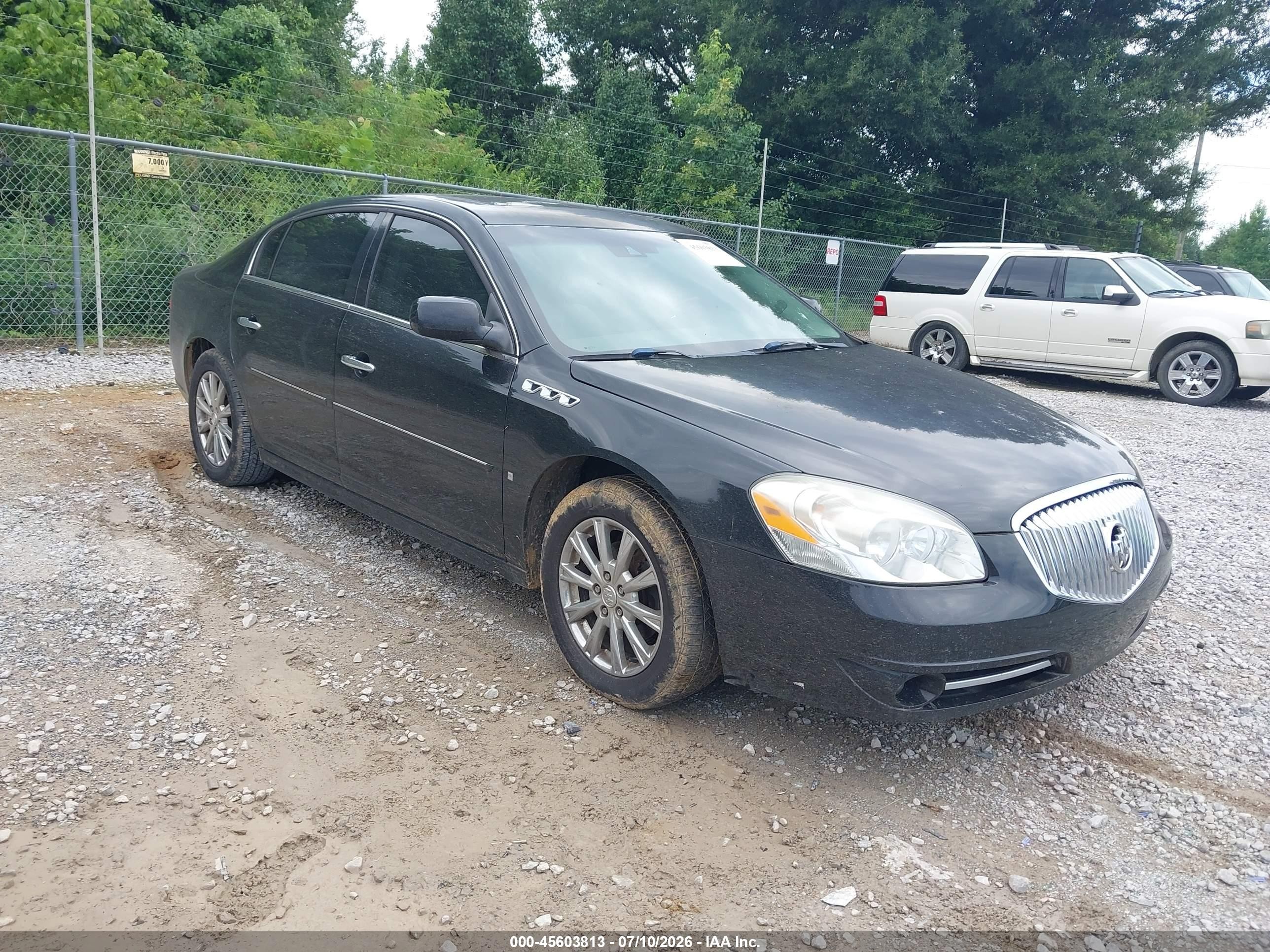 2010 Buick Lucerne CXL-5 *Ltd Avail*, VIN 1G4HG5EMXAU111569 — Normal wear