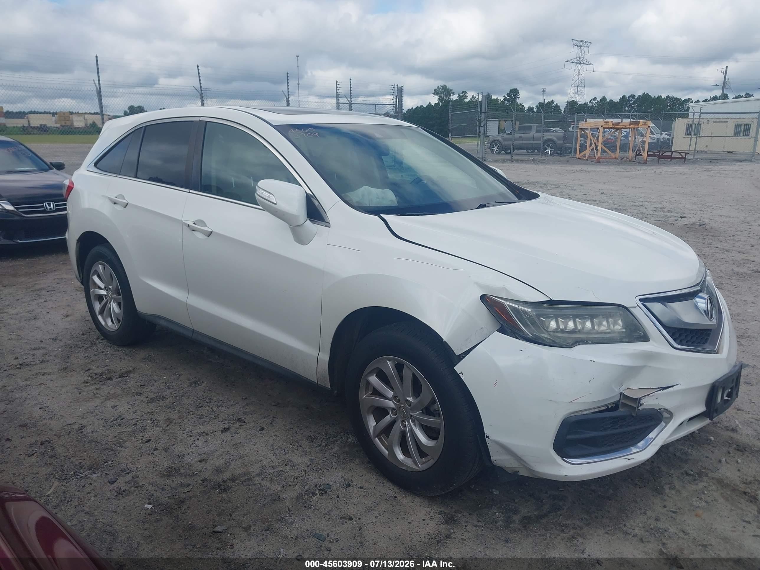 2017 Acura RDX Technology, VIN 5J8TB4H50HL025068 — Front end