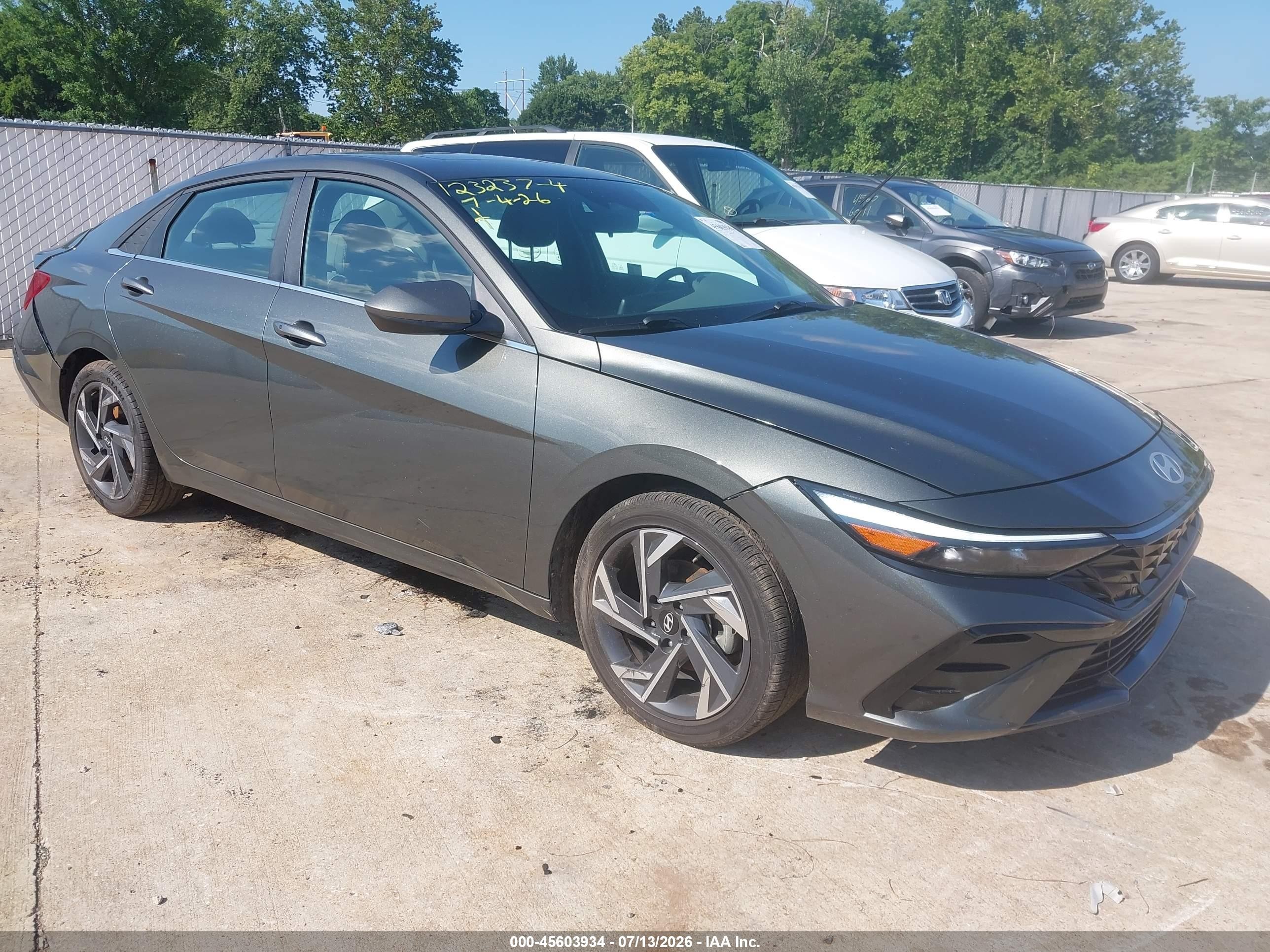2025 Hyundai Elantra SEL Convenience, VIN KMHLS4DG2SU961891 — Rear end