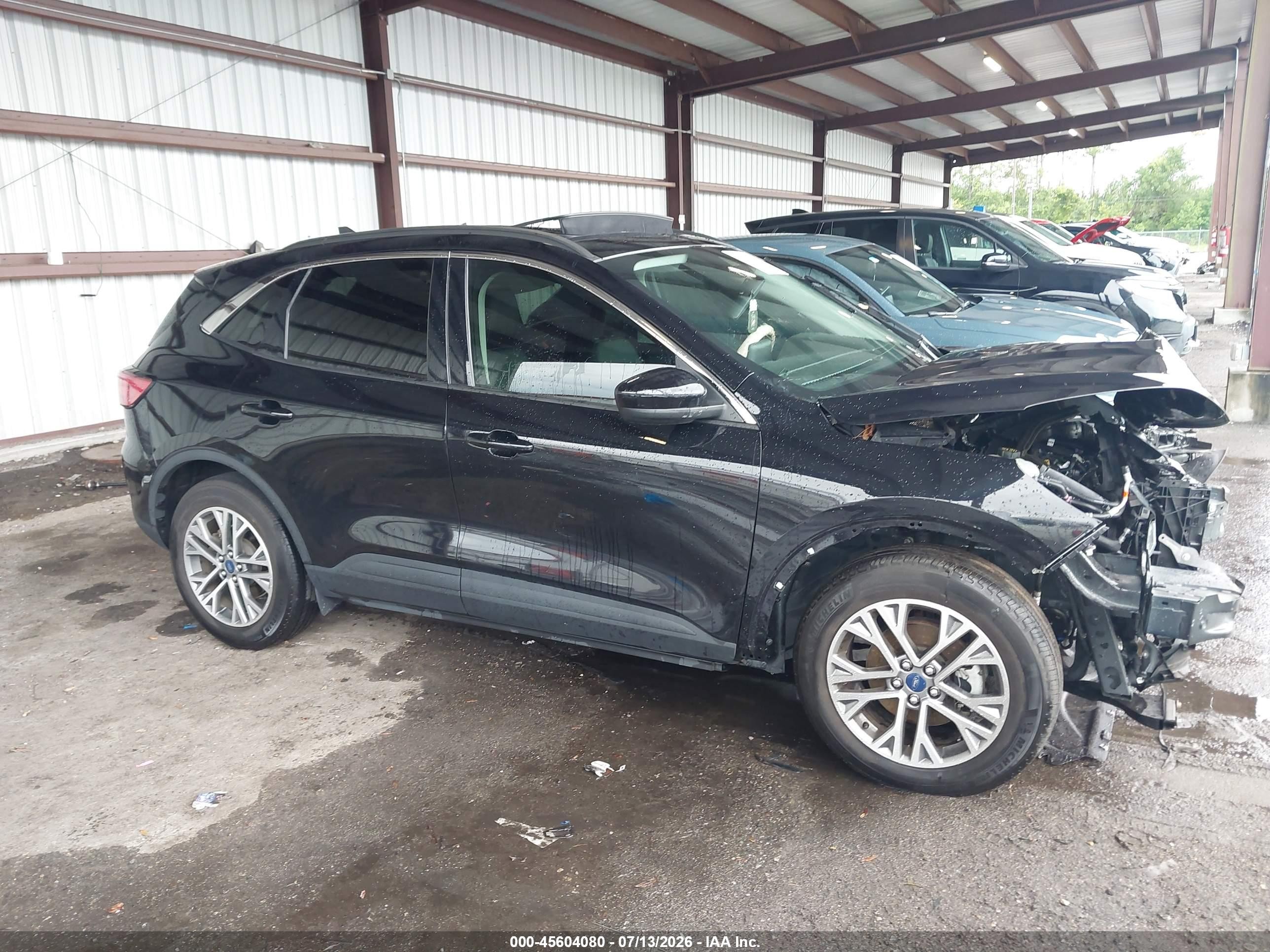 2022 Ford Escape SEL, VIN 1FMCU0H69NUB94646 — Front end
