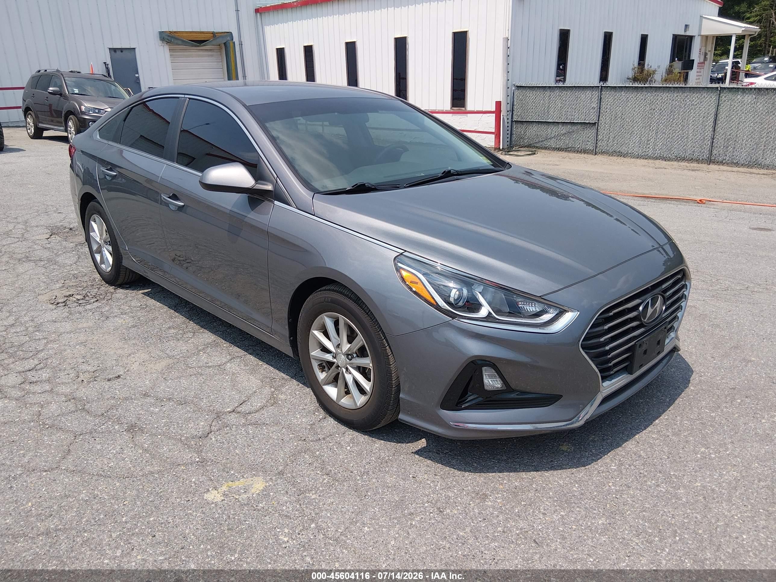 2018 Hyundai Sonata Eco, VIN 5NPE24AA9JH698952 — Normal wear