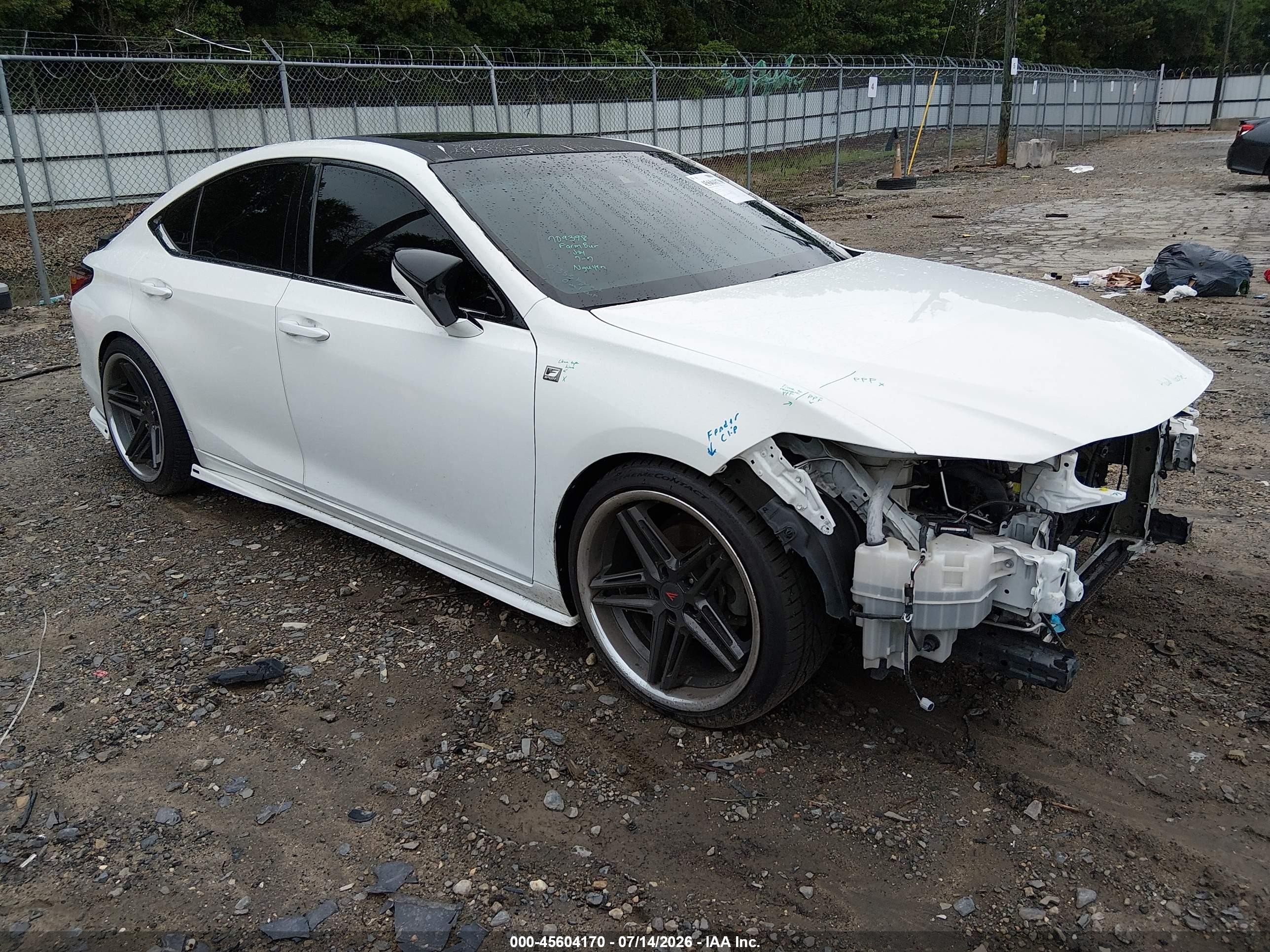 2020 Lexus ES 350 F Sport, VIN 58AGZ1B18LU057449 — Front end