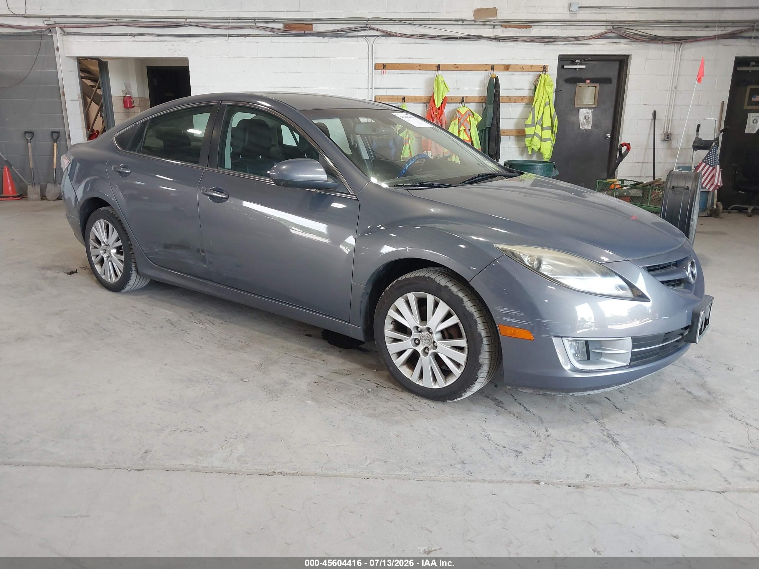 2009 Mazda 6 i Touring, VIN 1YVHP82A895M12258 — Бок