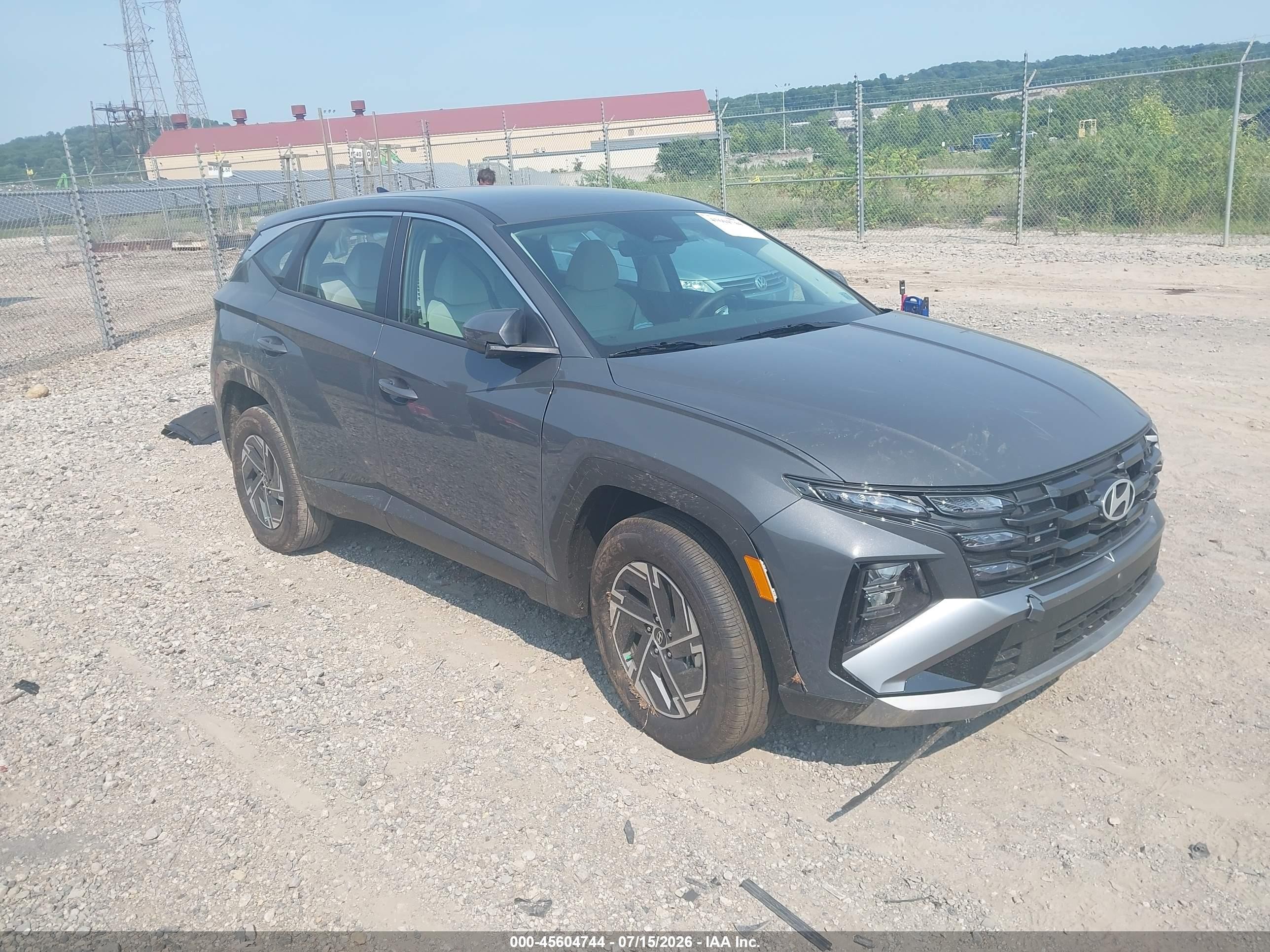 2026 Hyundai Tucson Blue SE, VIN KM8JADD11TU482823 — Front end