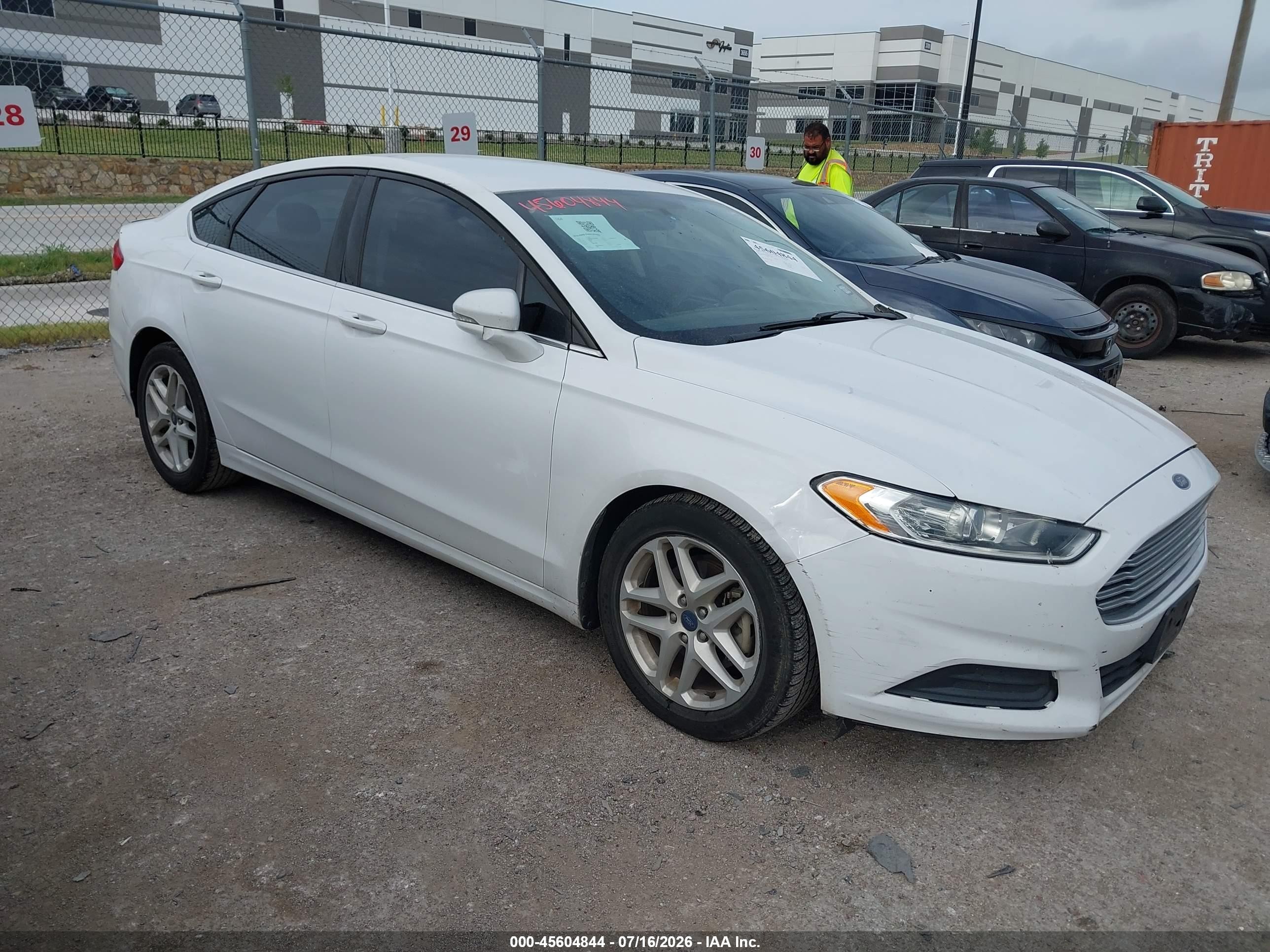 2016 Ford Fusion SE, VIN 3FA6P0H77GR346022 — Front end