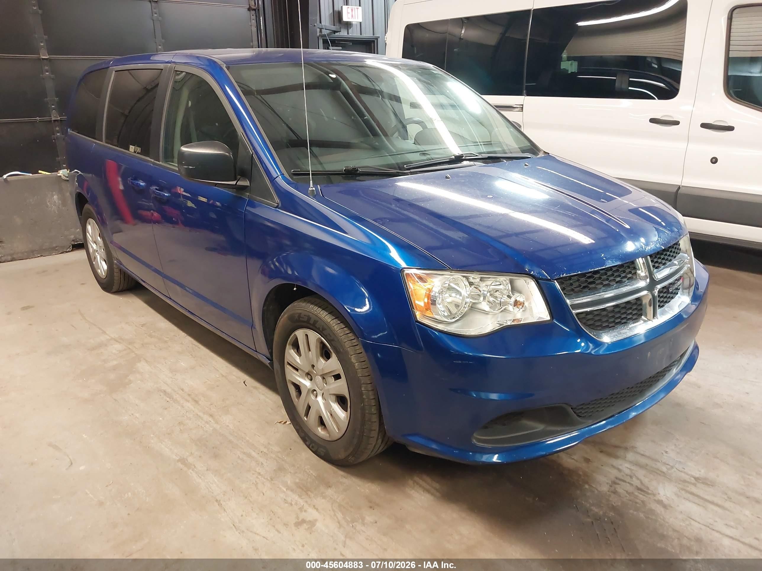 2018 Dodge Grand Caravan SE Plus, VIN 2C4RDGBG4JR297022 — Rear end