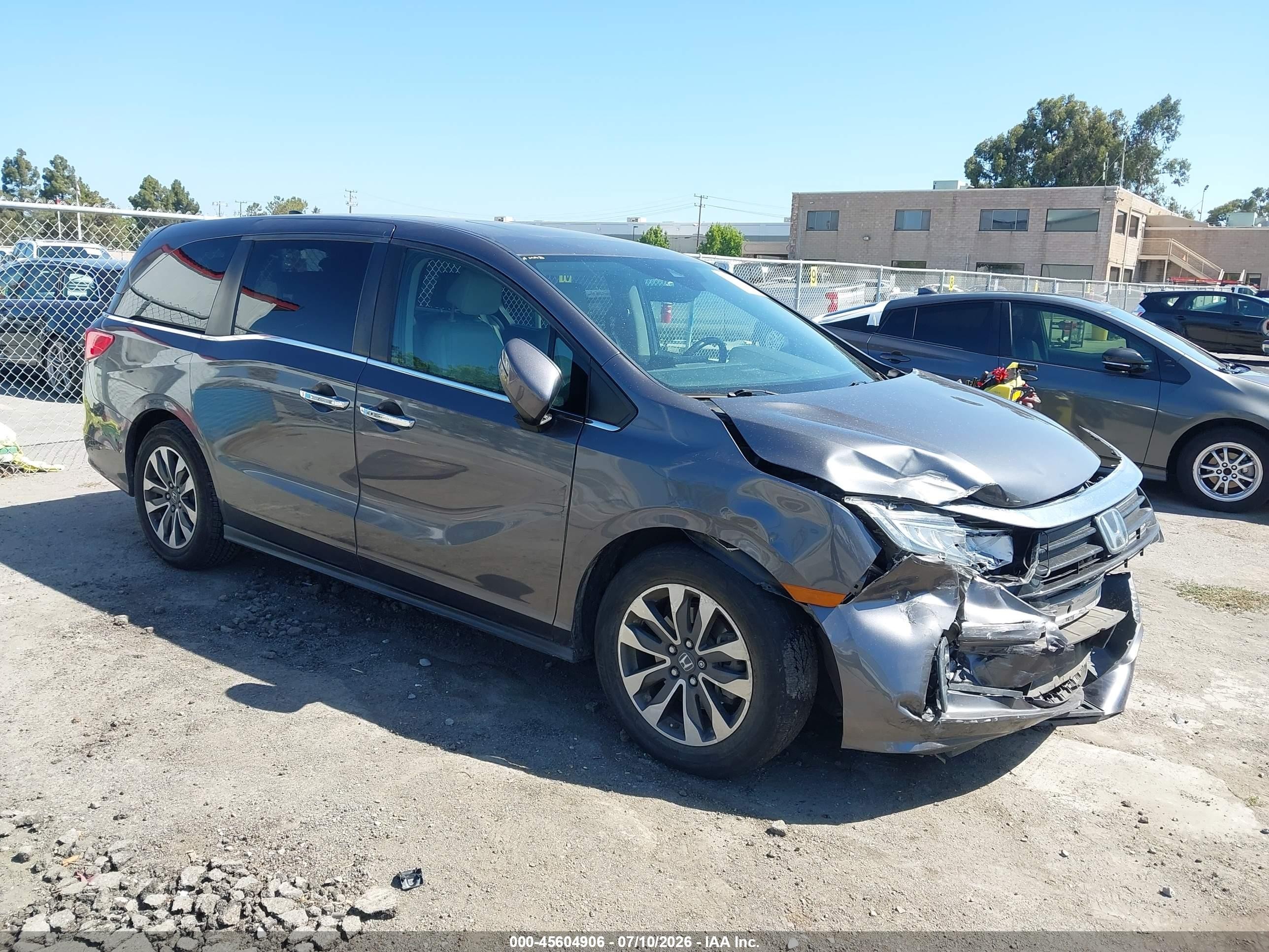 2022 Honda Odyssey EX-L, VIN 5FNRL6H76NB029479 — Front end