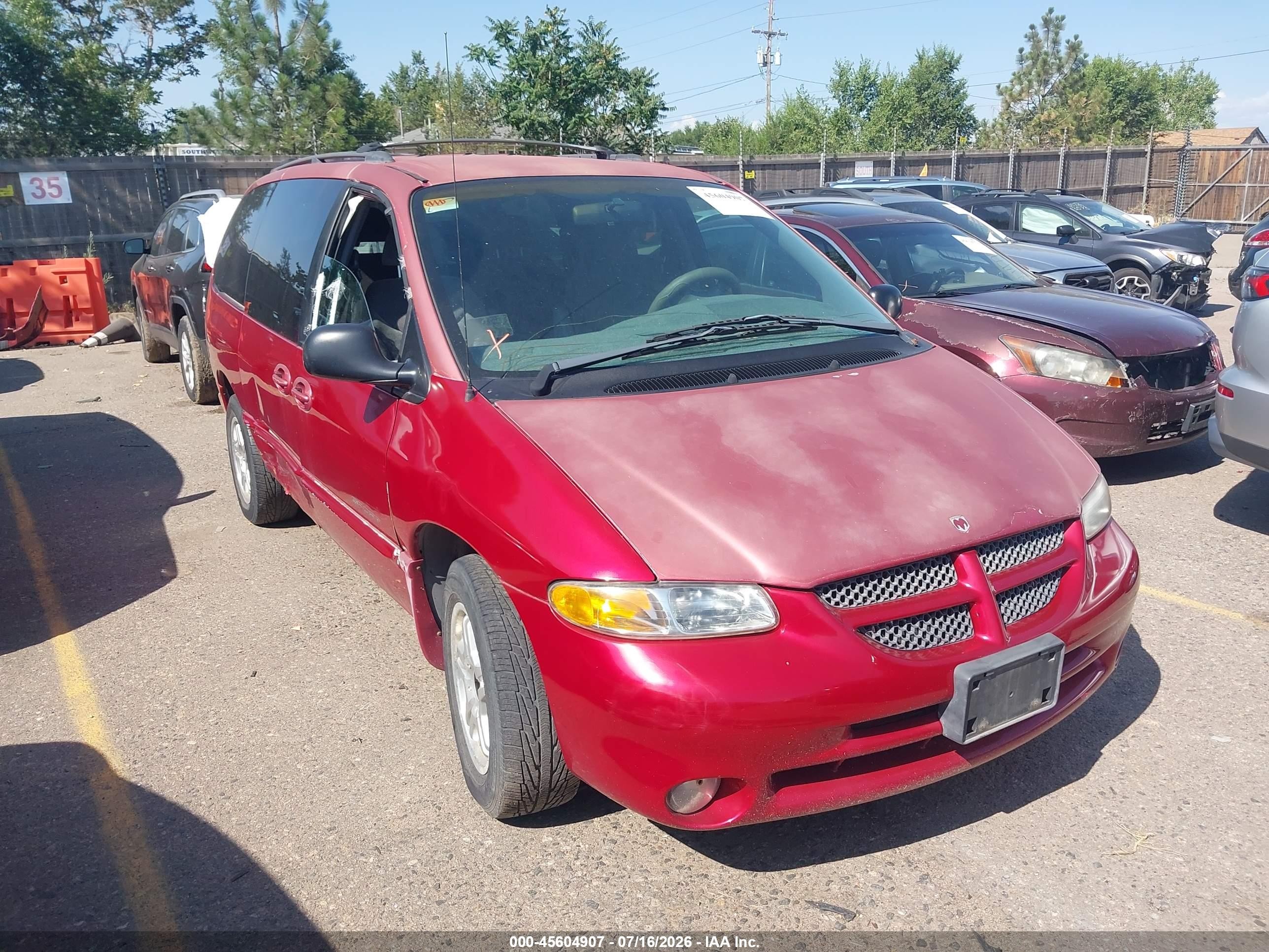 1999 Dodge Caravan SE, VIN 1B4GP44GXXB584962 — Normal wear