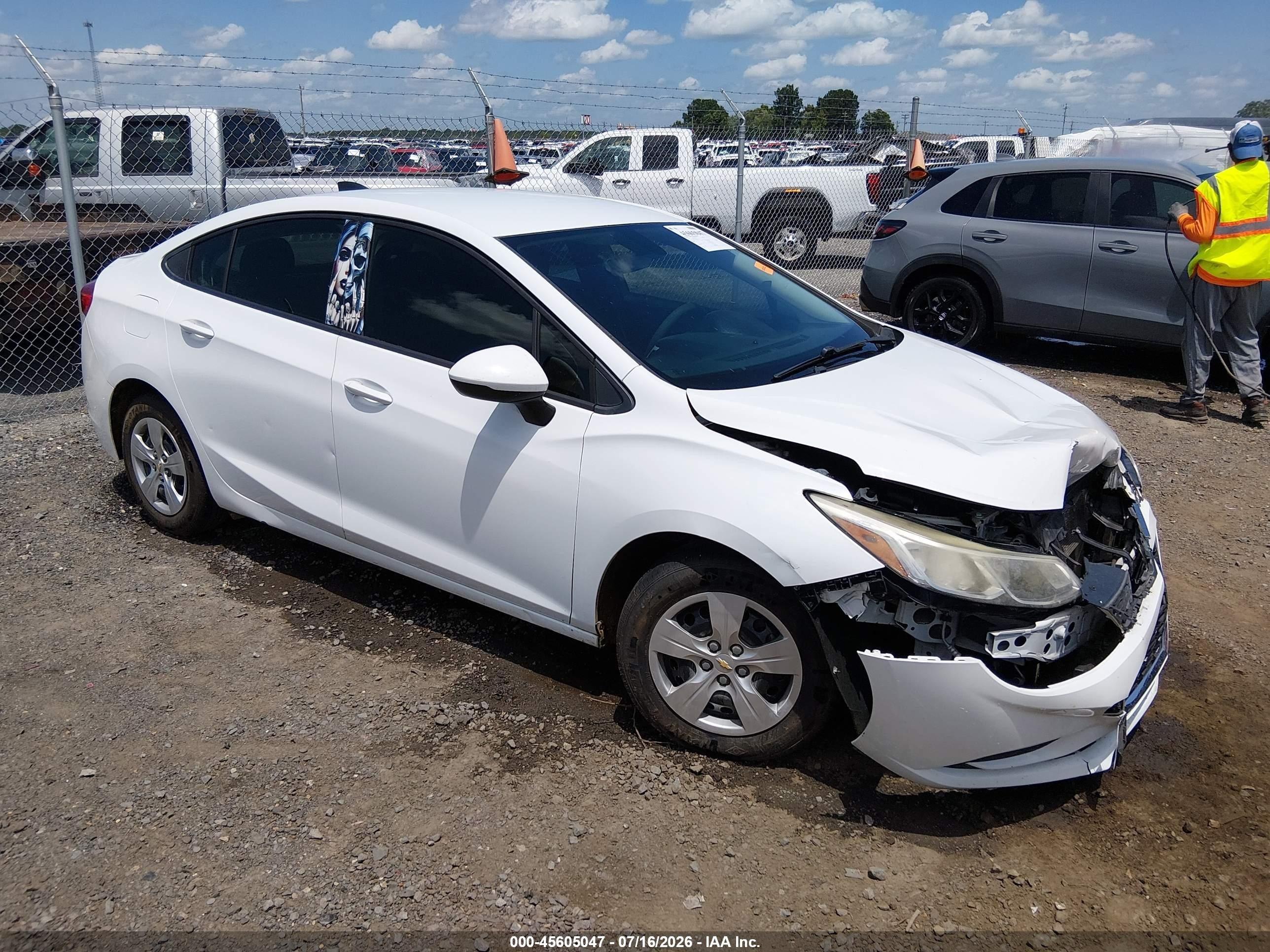 2016 Chevrolet Cruze LS, VIN 1G1BC5SM4G7246329 — Front end