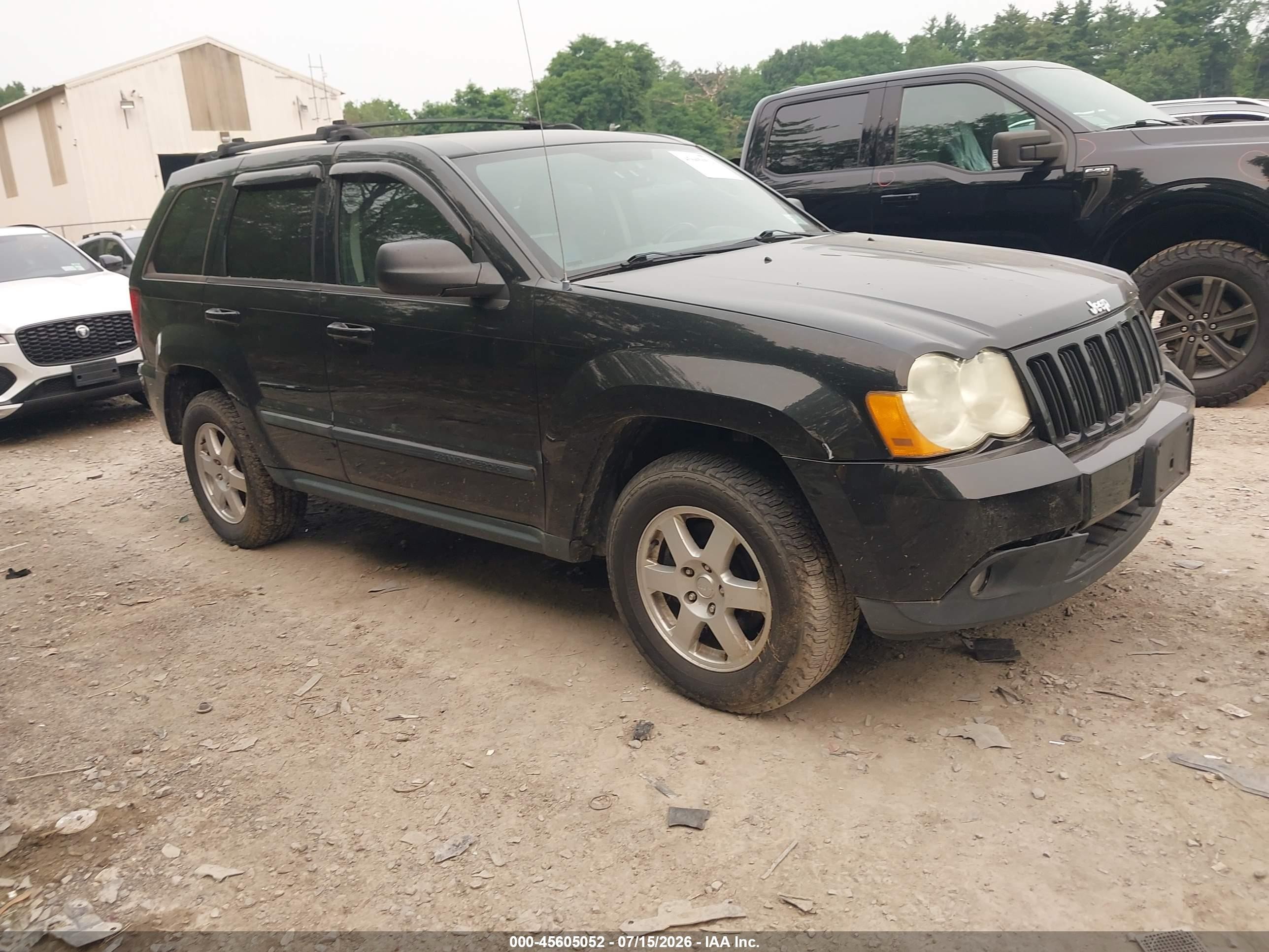 2008 Jeep Grand Cherokee Laredo, VIN 1J8GR48K98C233296 — Normal wear