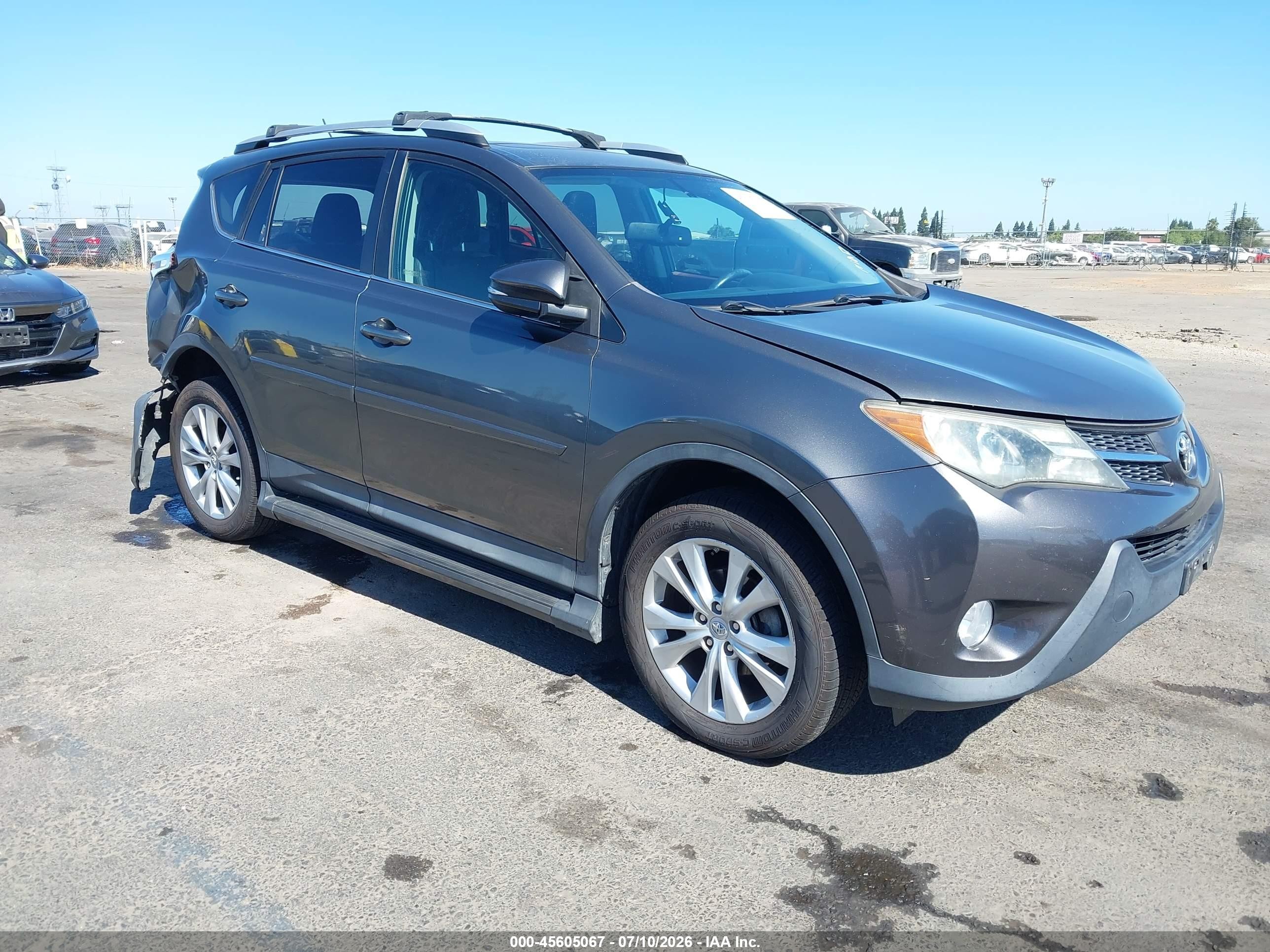 2013 Toyota RAV4 Limited, VIN 2T3YFREV6DW028493 — Rear end