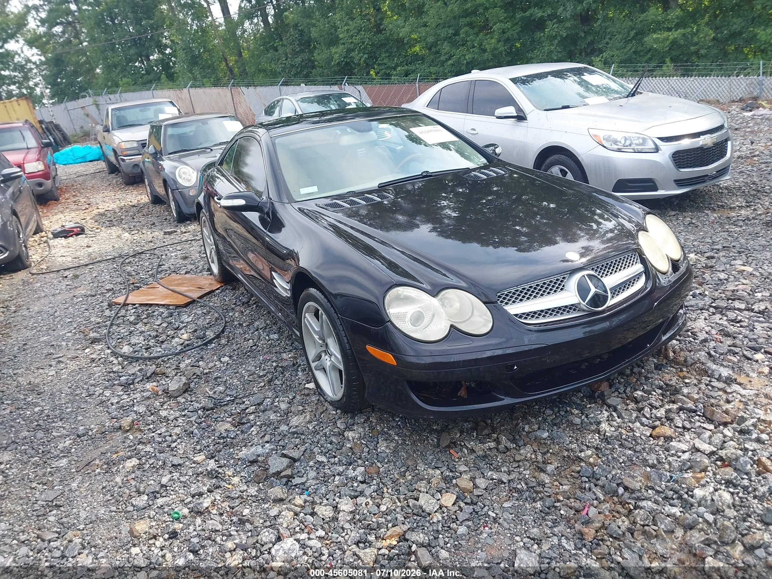 2007 Mercedes-Benz SL 550, VIN WDBSK71F47F119447 — Side