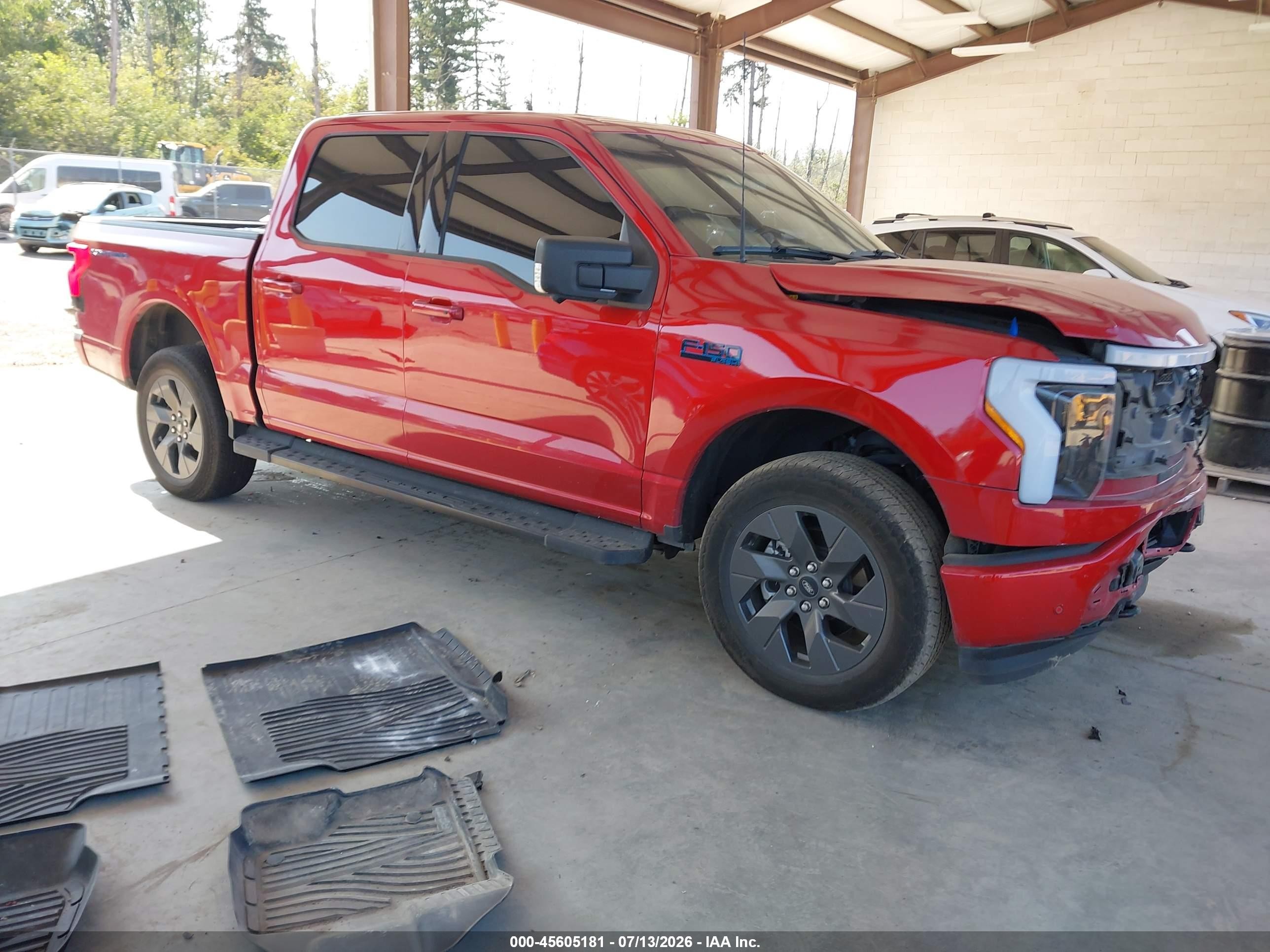 2024 Ford F-150 Lightning Flash, VIN 1FTVW3L73RWG01539 — Front end