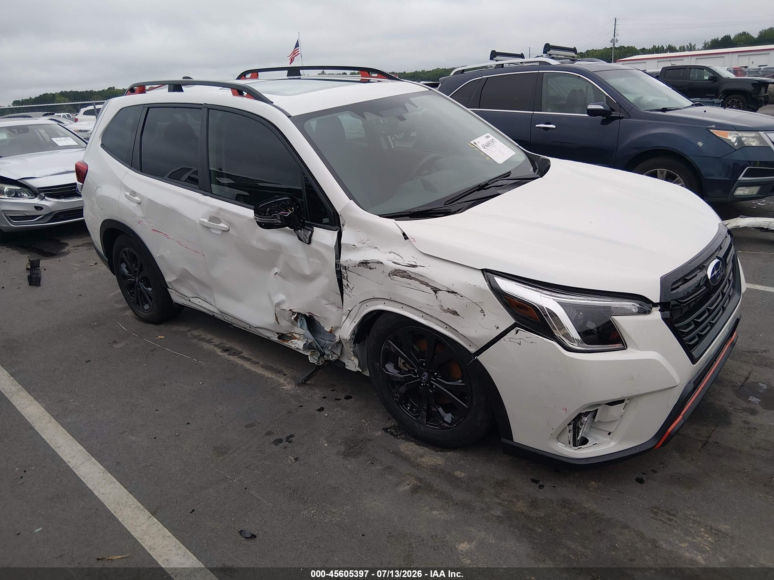 2024 Subaru Forester Special Sports, VIN JF2SKAGC5RH426436 — Перед