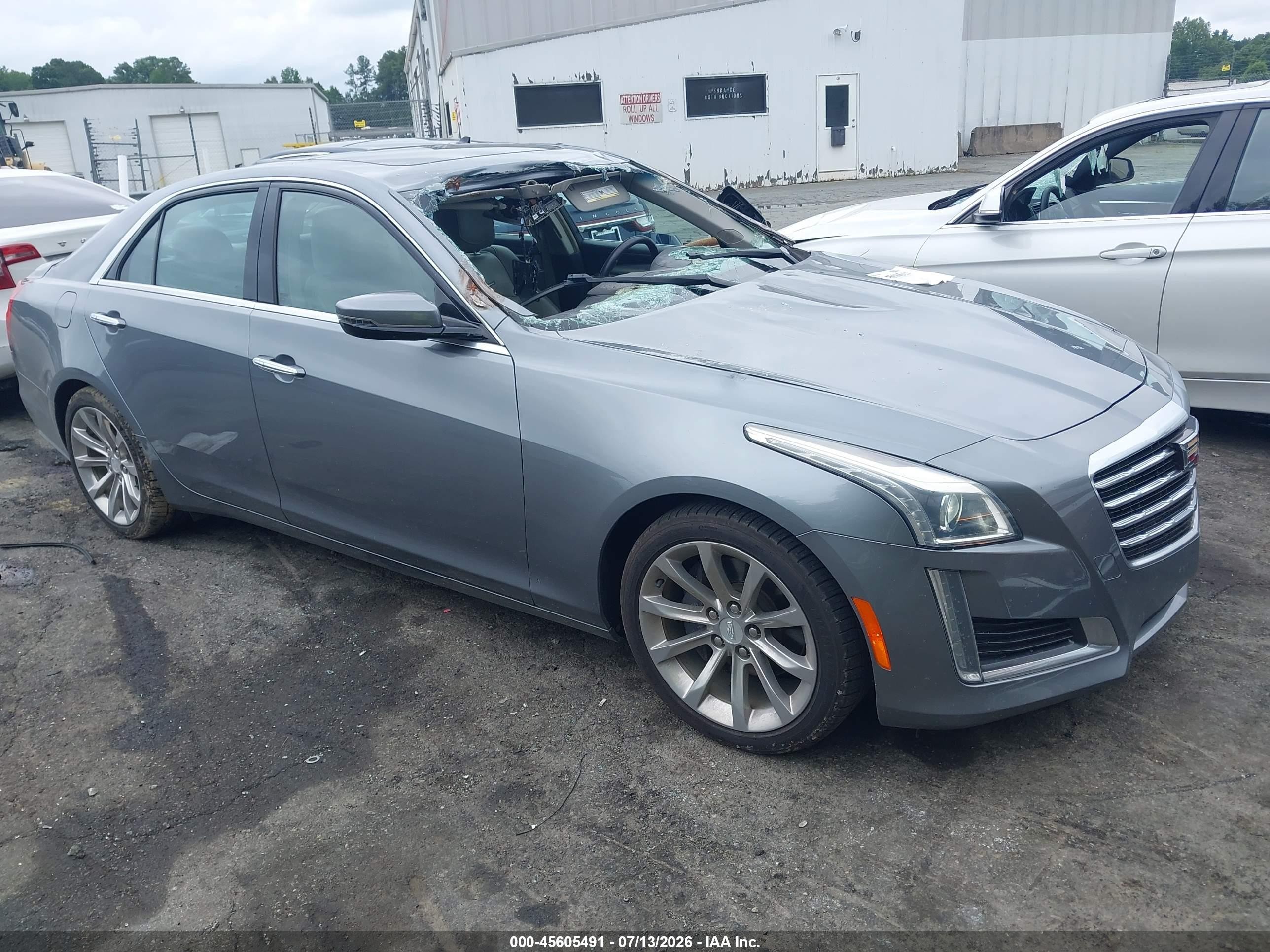 2018 Cadillac CTS Luxury RWD, VIN 1G6AR5SX7J0135496 — Перед