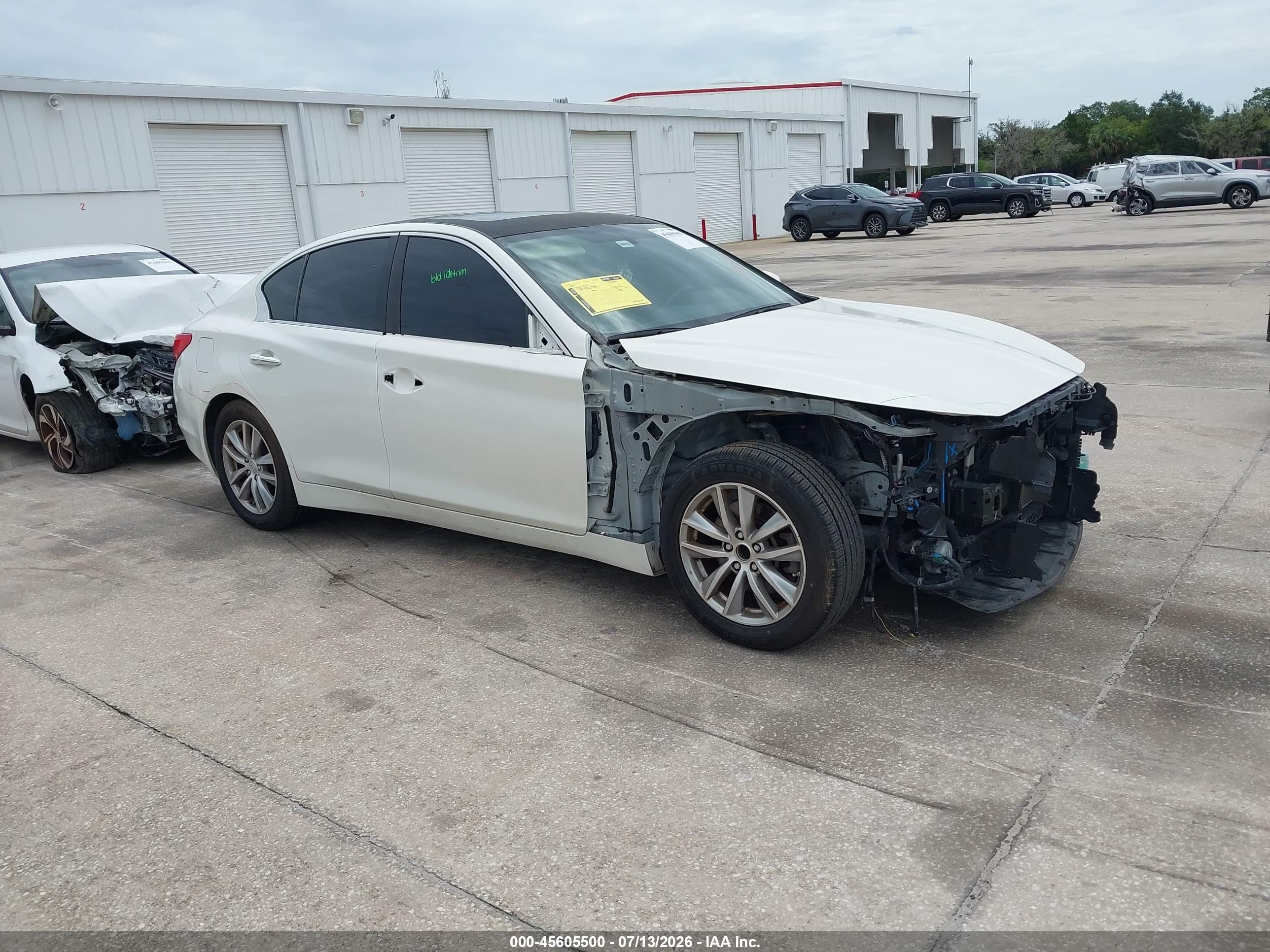 2016 Infiniti Q50 Sport, VIN JN1EV7AP7GM301866 — Front end